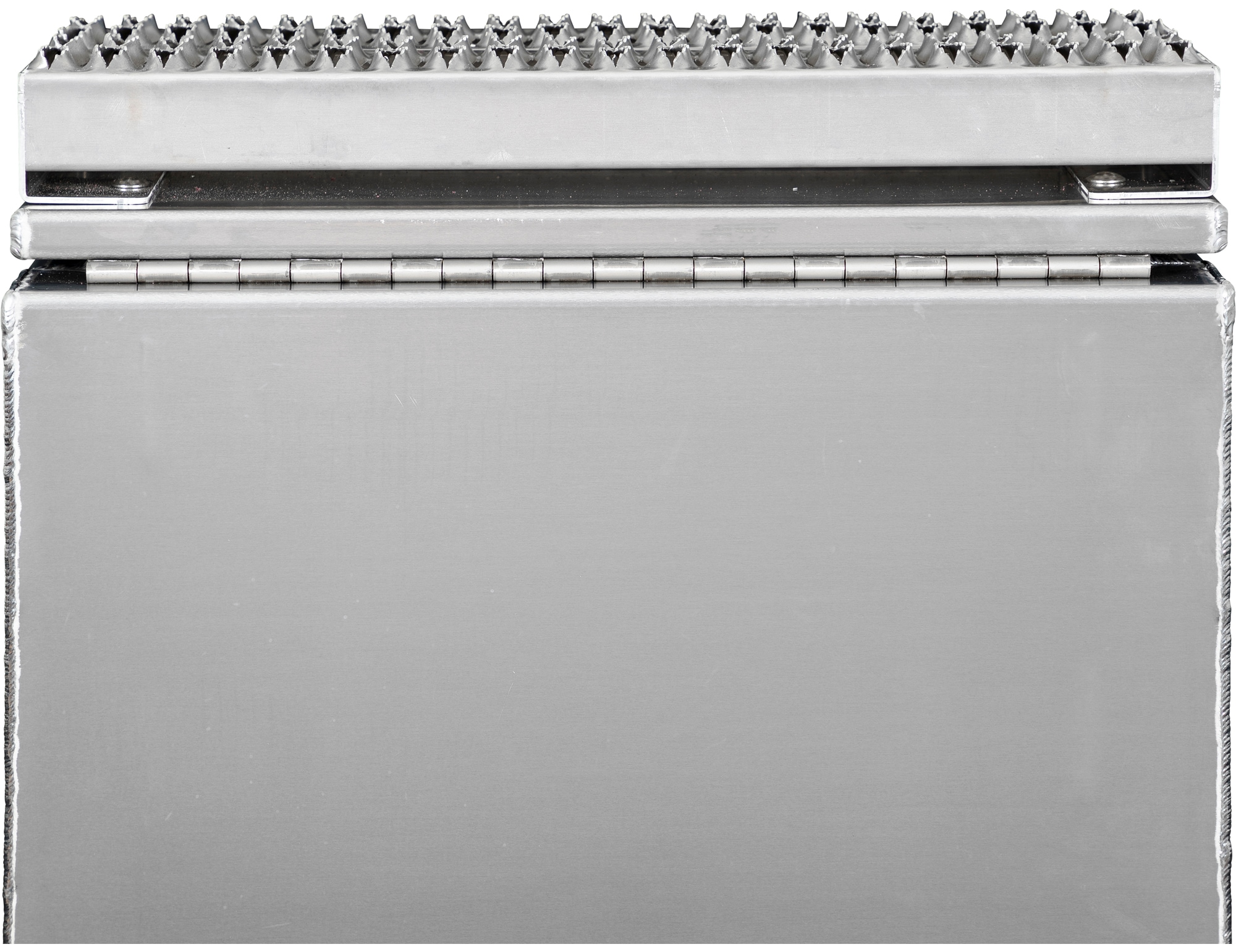 Caja de herramientas para camión de aluminio liso de 24.3 pulgadas x 28.5 pulgadas x 23.3 pulgadas de Buyers Products