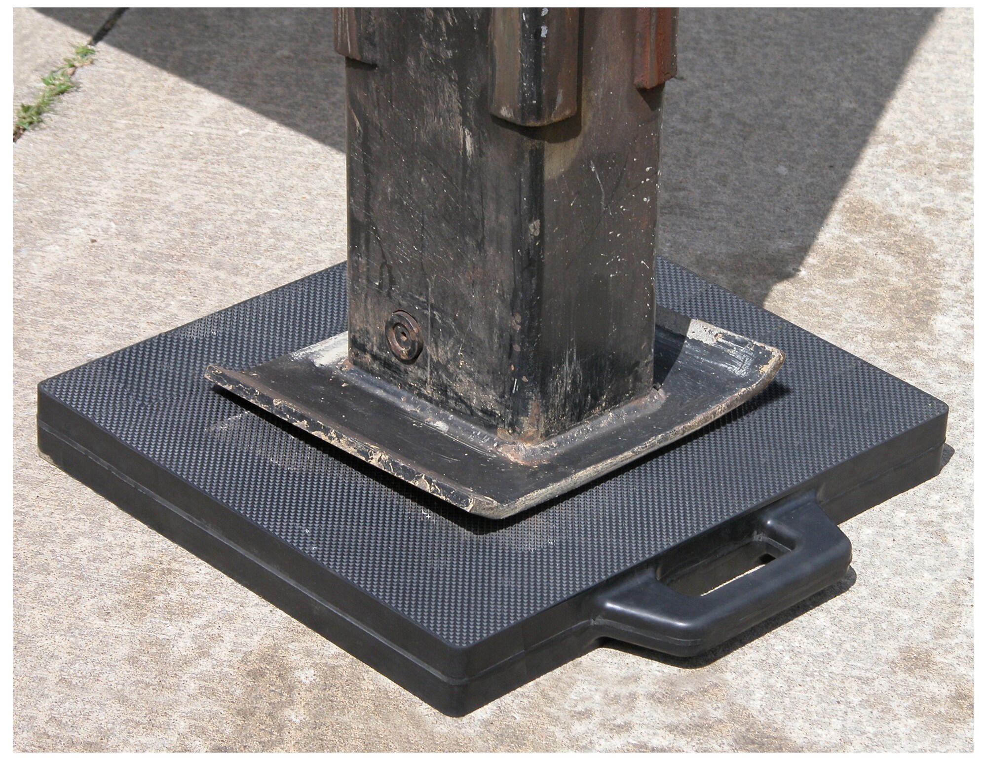 Placa de reparación para remolque de goma negra de 18x18 pulgadas - Protege superficies, construcción sólida, hecha en EE. UU. OP18X18R