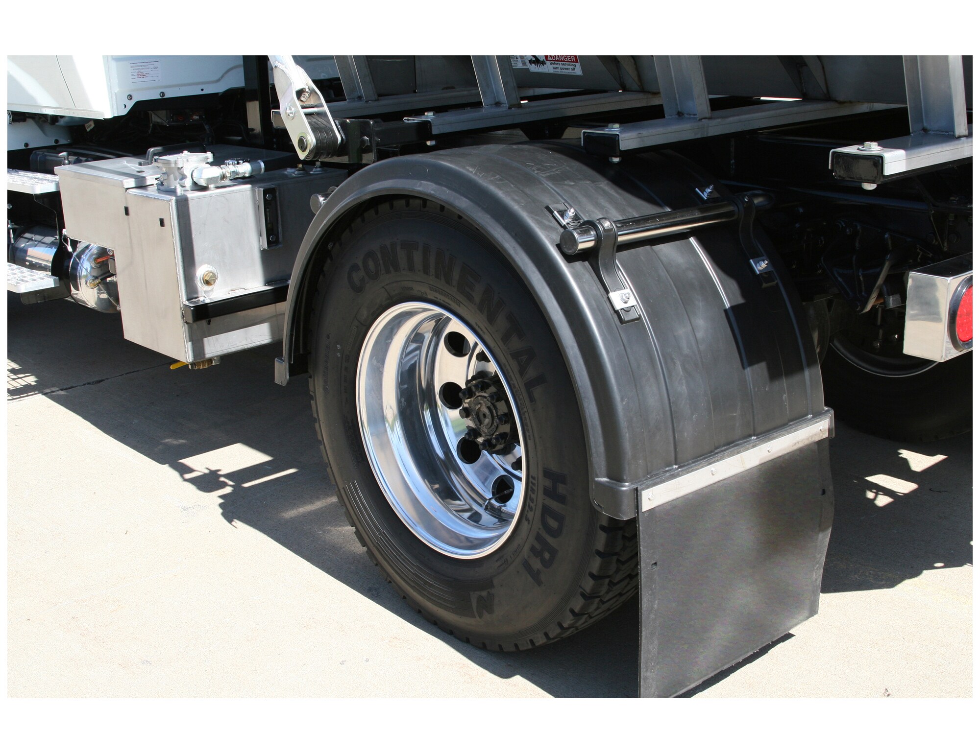 Kit de Montaje de Poli Fender de Acero Inoxidable de Buyers Products - Uno por Fender Requerido 8591001