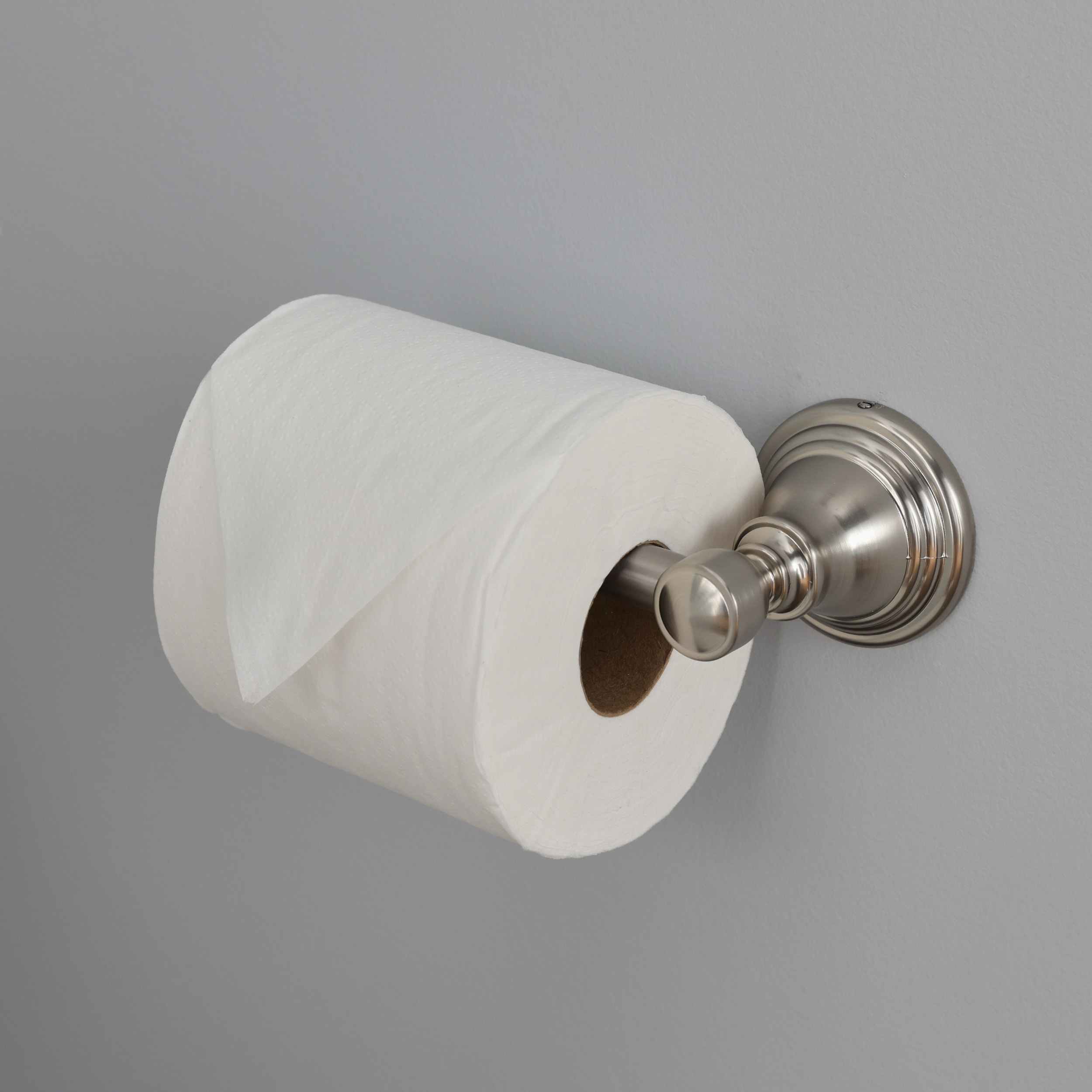Conjunto de accesorios decorativos para baño de 3 piezas con acabado en níquel cepillado Jordon, incluye barra de toalla, porta papel higiénico y argolla para toalla - Modelo FSI657-18TPTRBNIC