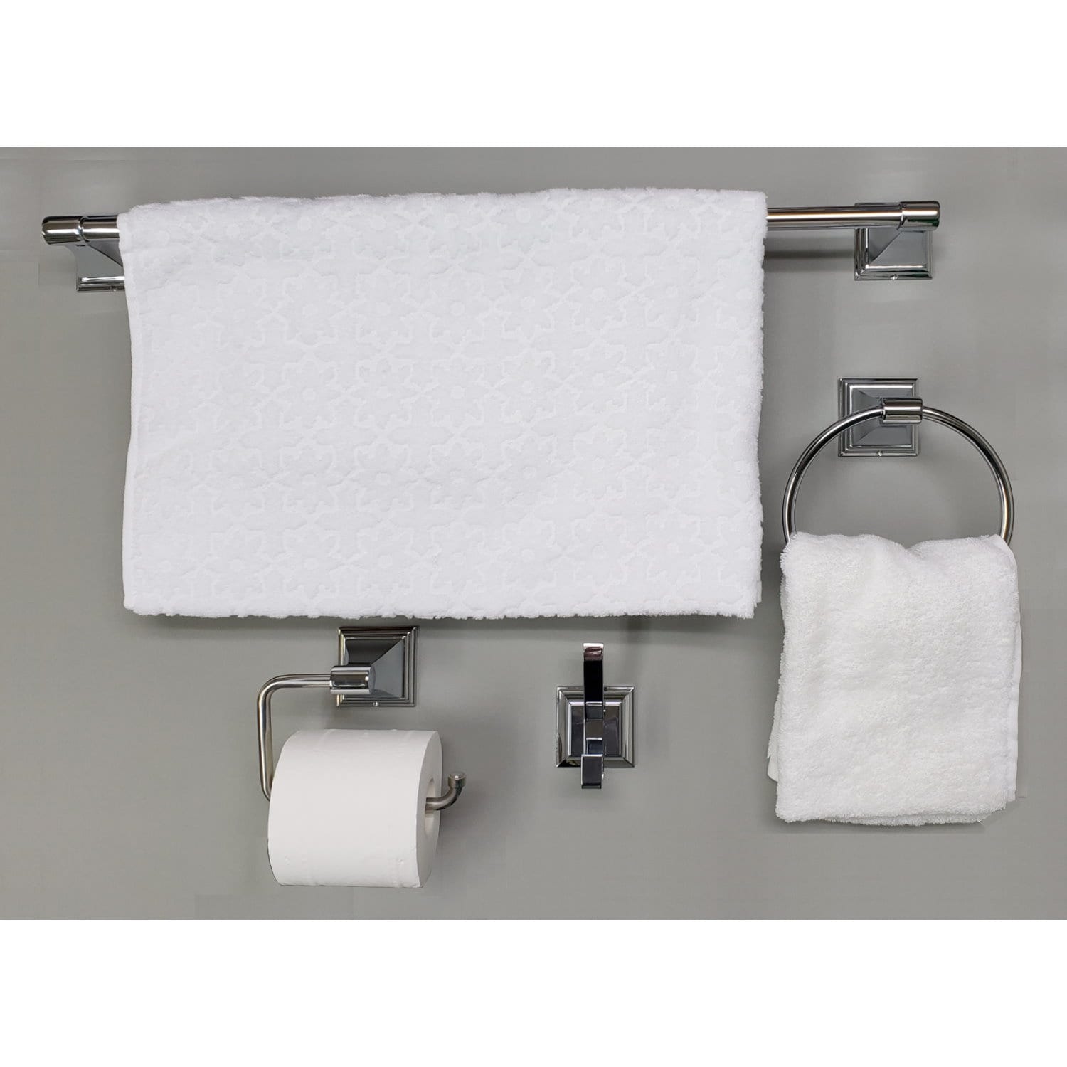 Set de accesorios de baño decorativos en cromo Leonard de 4 piezas ARISTA - Incluye barra de toalla, porta papel higiénico, argolla de toalla y gancho para batas