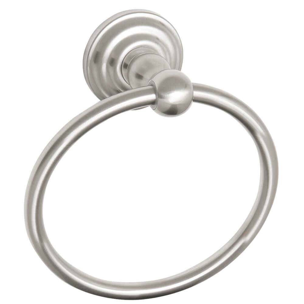 Set de accesorios decorativos para baño de 4 piezas en níquel satinado modelo Calisto que incluye barra de toallas, soporte para papel de baño, argolla para toallas y gancho para batas.
