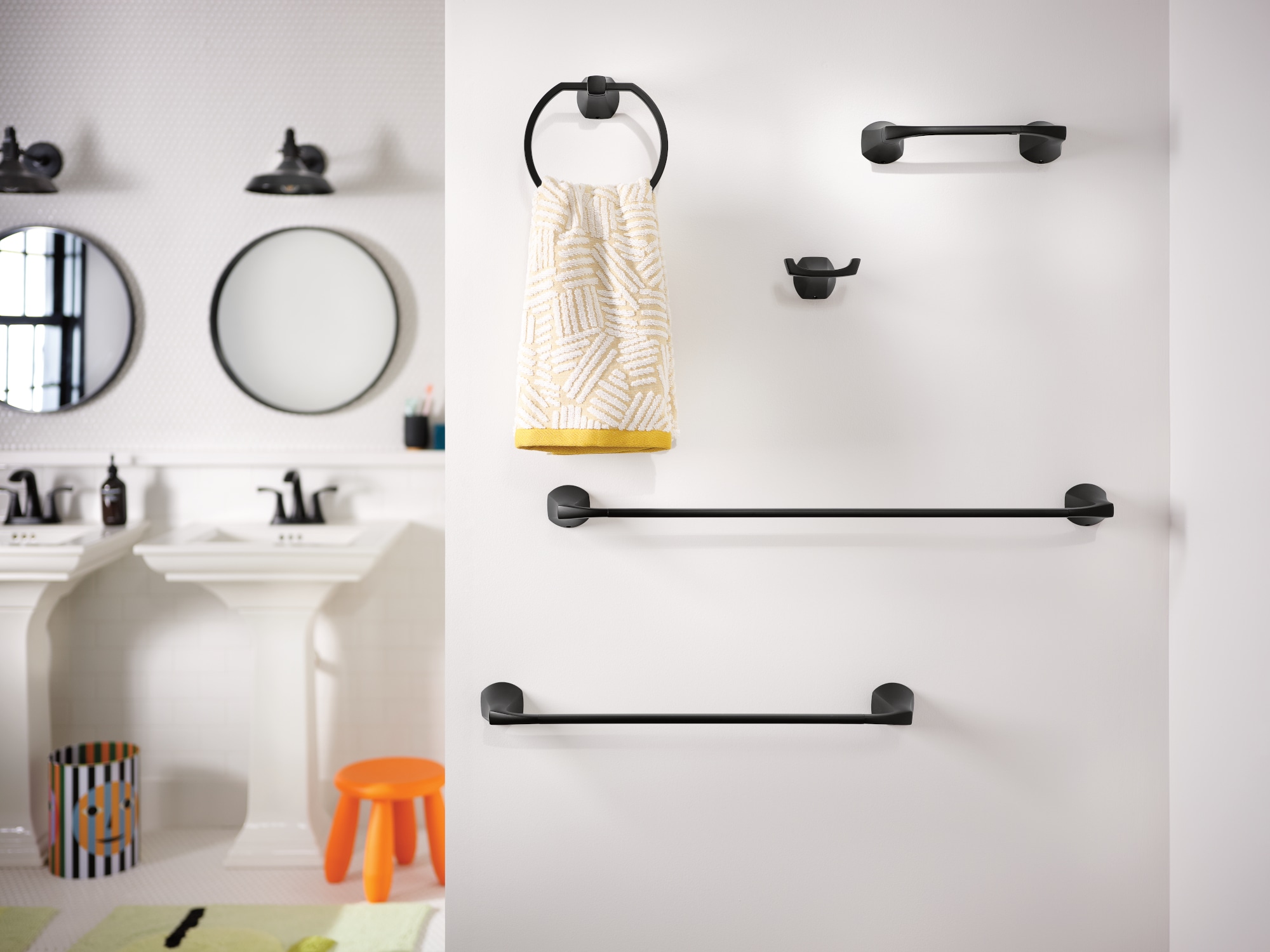 Juego de Accesorios Decorativos para Baño en Negro Mate de 3 Piezas Moen Lindor - Barra de Toalla, Portarrollos y Argolla para Toalla incluidos MY8793BL