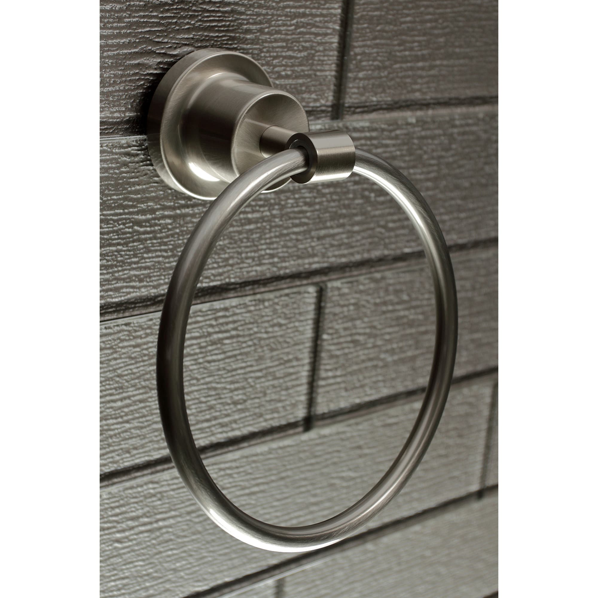 Juego de accesorios de baño decorativos de níquel cepillado de 5 piezas Kingston Brass Concord - Barra de toalla, portarrollos de papel higiénico, anillo de toalla, gancho para batas incluidos.
