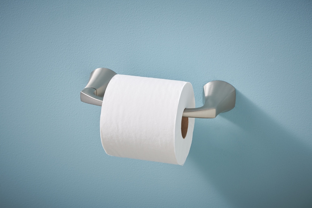 Juego de accesorios de baño decorativos de tres piezas Lindor en níquel cepillado de Moen - Barra de toallas, portarrollos y argolla de toallas incluidos MY8793BN