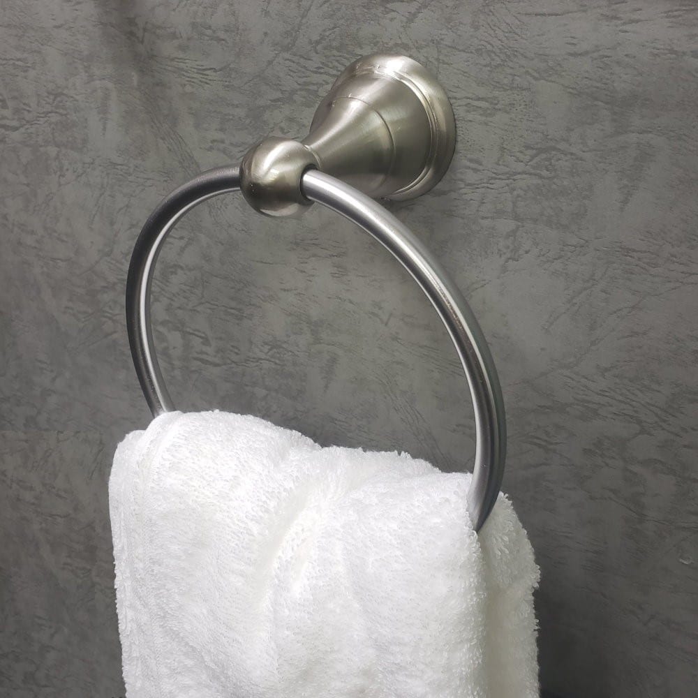 Juego de accesorios decorativos para baño en níquel satinado de 3 piezas ARISTA Summit - Barra de toalla, porta rollo de papel y argolla para toalla incluidos