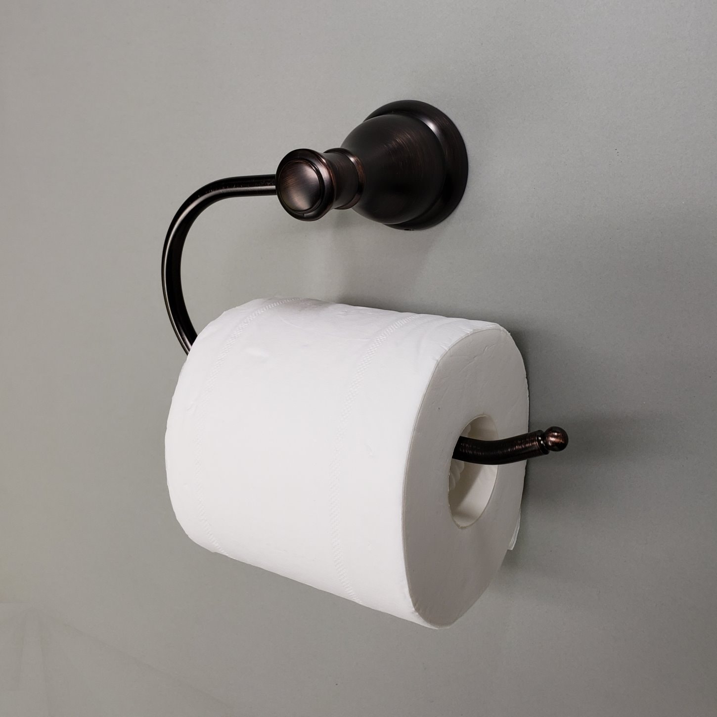 Juego de accesorios decorativos para baño en bronce envejecido de 3 piezas ARISTA Castilla: barra para toallas, portarrollos de papel higiénico y argolla para toallas. Incluye 5903-3SET-ORB.