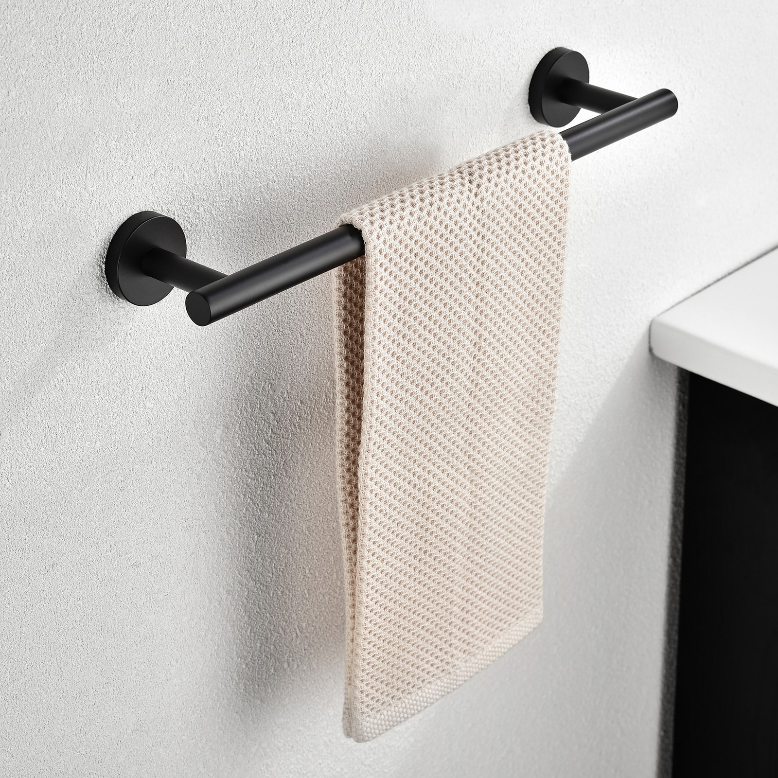 Juego de accesorios de baño decorativos en negro mate de 6 piezas Cobbe - Barra de toallas, porta papel higiénico, anillo de toalla, gancho para batas incluido LS1-H02GJTZ013