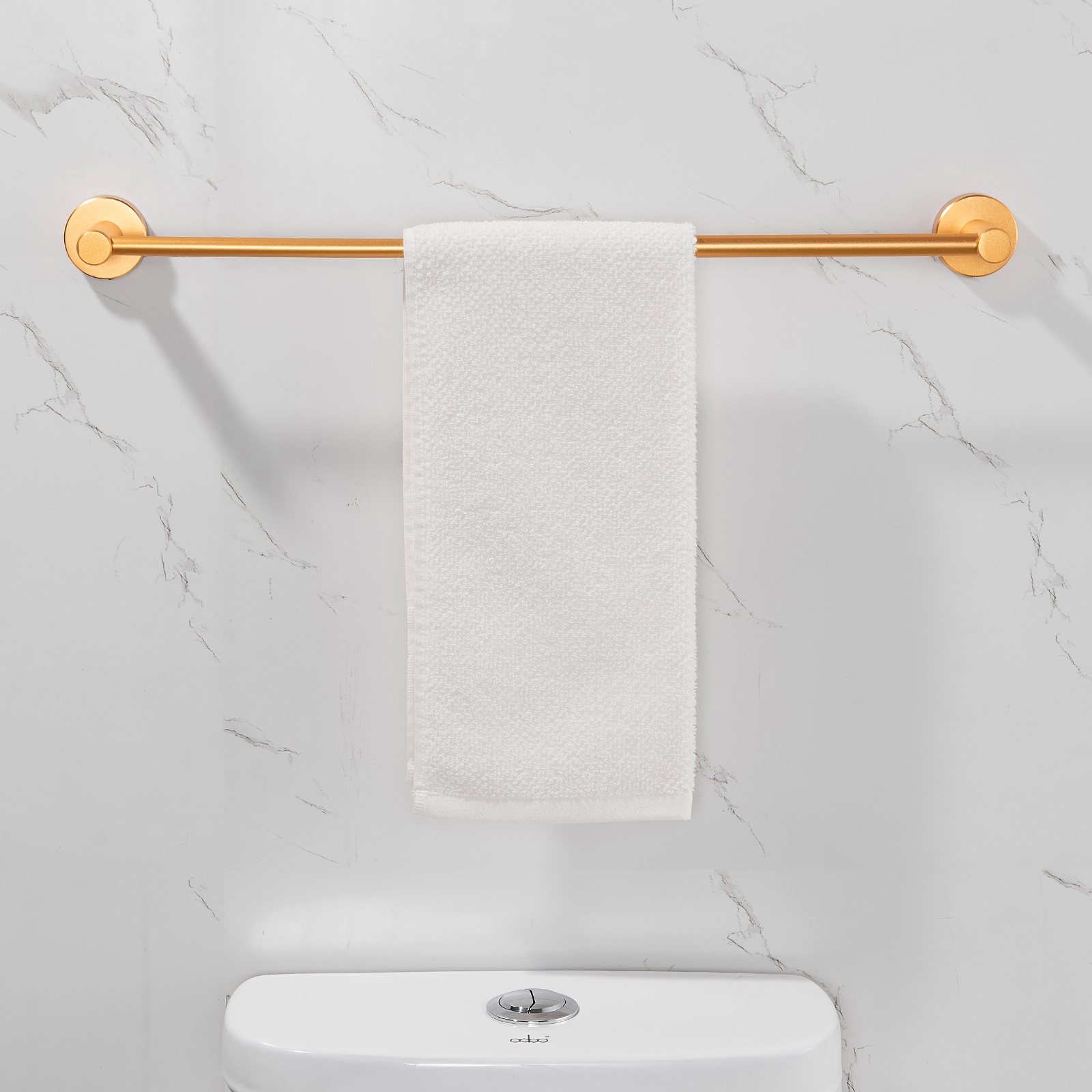 Juego de Accesorios de Baño Decorativos en Oro de 6 Piezas Cobbe - Barra de Toallas, Porta Papel de Baño, Aro de Toalla, Gancho para Batas incluido LSKBHS02063