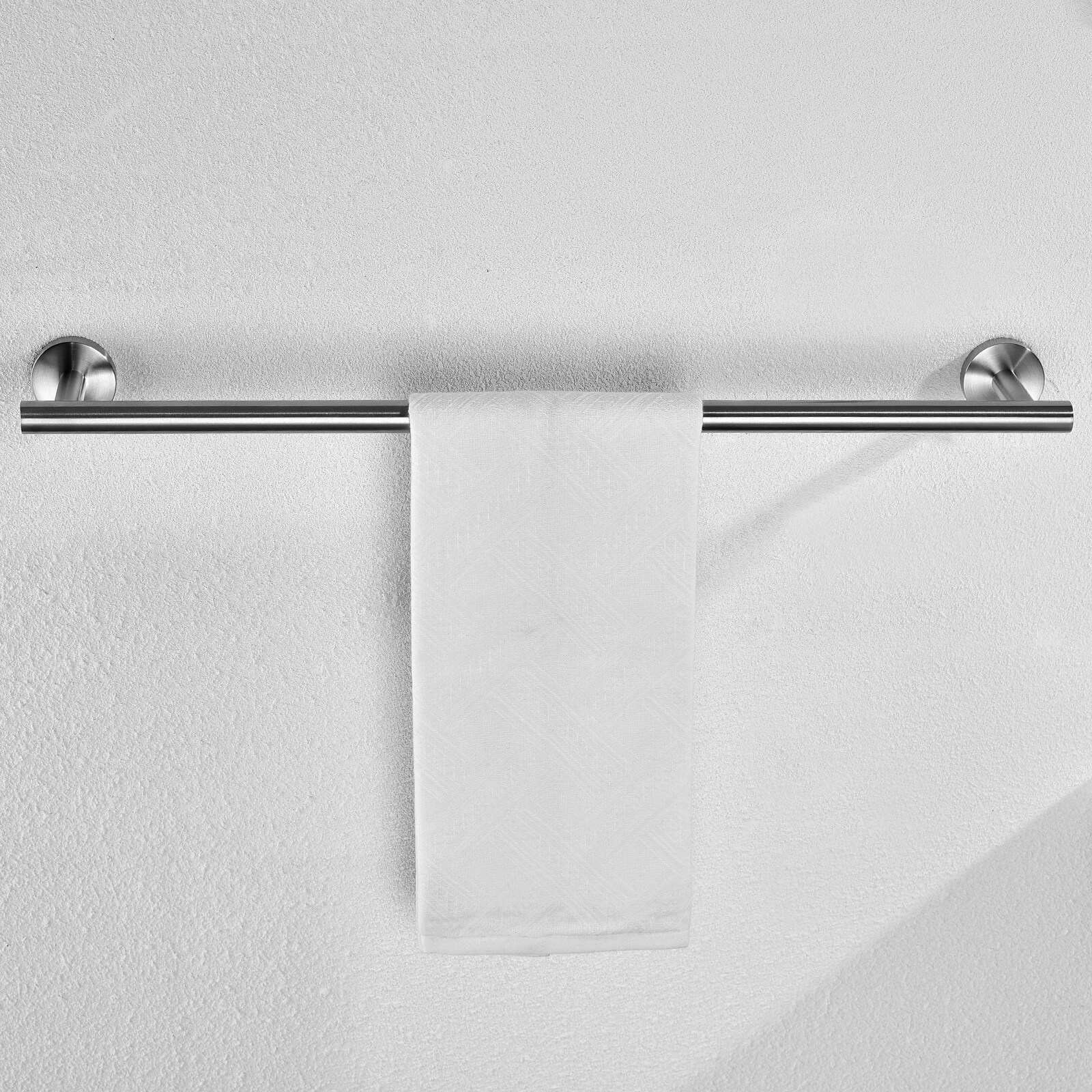 Juego de Accesorios de Baño Decorativos de Níquel Cepillado de 6 Piezas Cobbe - Incluye Barra para Toallas, Portarrollos de Papel, Anillo para Toallas y Gancho para Batas  LS1-H02GJTZ012
