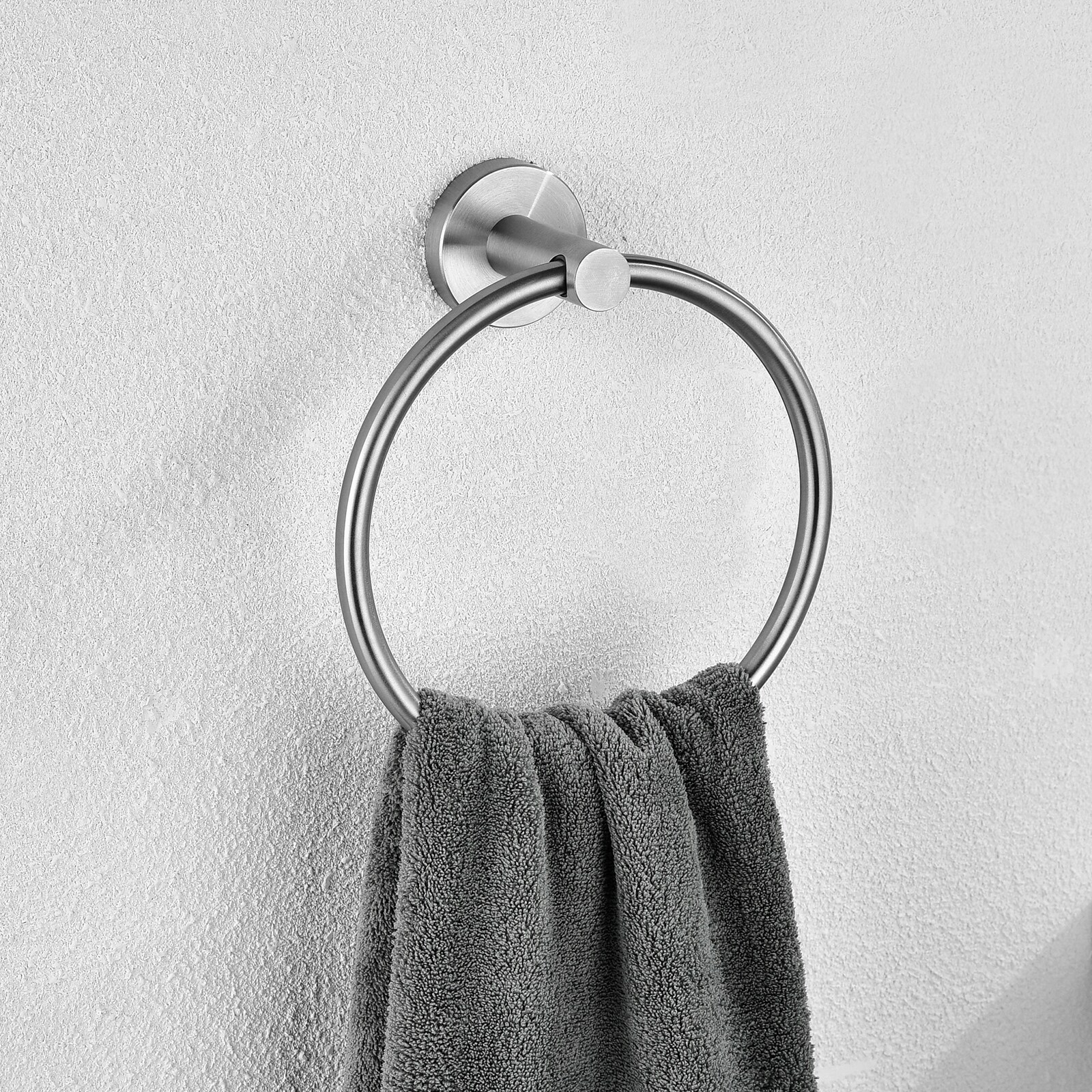 Juego de Accesorios de Baño Decorativos de Níquel Cepillado de 6 Piezas Cobbe - Incluye Barra para Toallas, Portarrollos de Papel, Anillo para Toallas y Gancho para Batas  LS1-H02GJTZ012