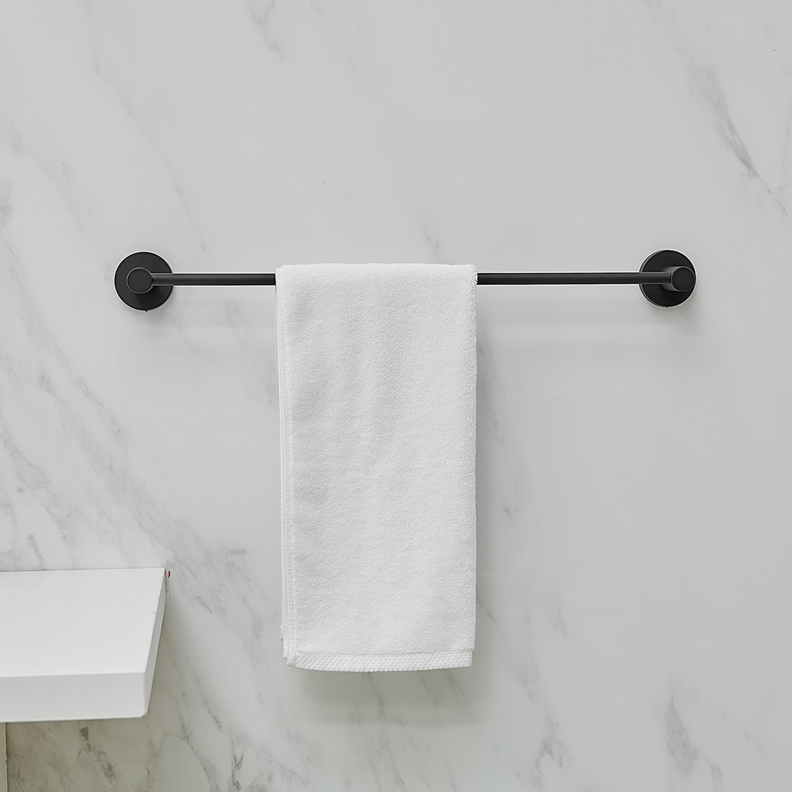 Juego de Accesorios de Baño Decorativos en Negro Mate de 5 Piezas A-91013 - Barra de Toalla, Porta Papel Higiénico, Gancho para Batas incluido A-91013-S-NEGRO-1