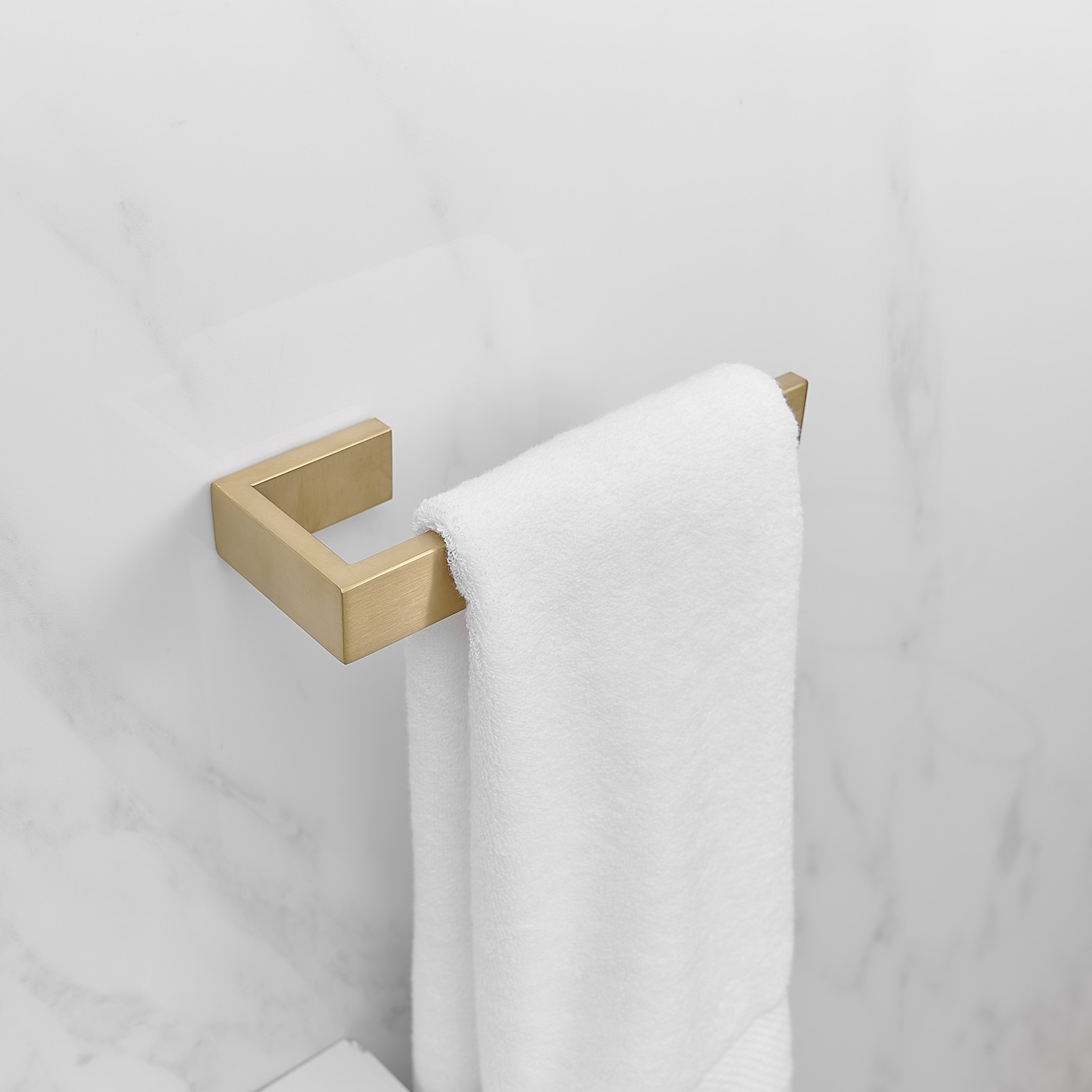 Juego de Accesorios para Baño en Dorado Cepillado de 4 Piezas: Barra para Toallas, Portarrollos de Papel Higiénico, Gancho para Batas incluido A-91001-BG