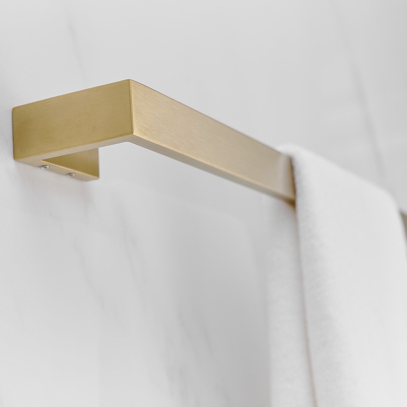 Juego de Accesorios para Baño en Dorado Cepillado de 4 Piezas: Barra para Toallas, Portarrollos de Papel Higiénico, Gancho para Batas incluido A-91001-BG