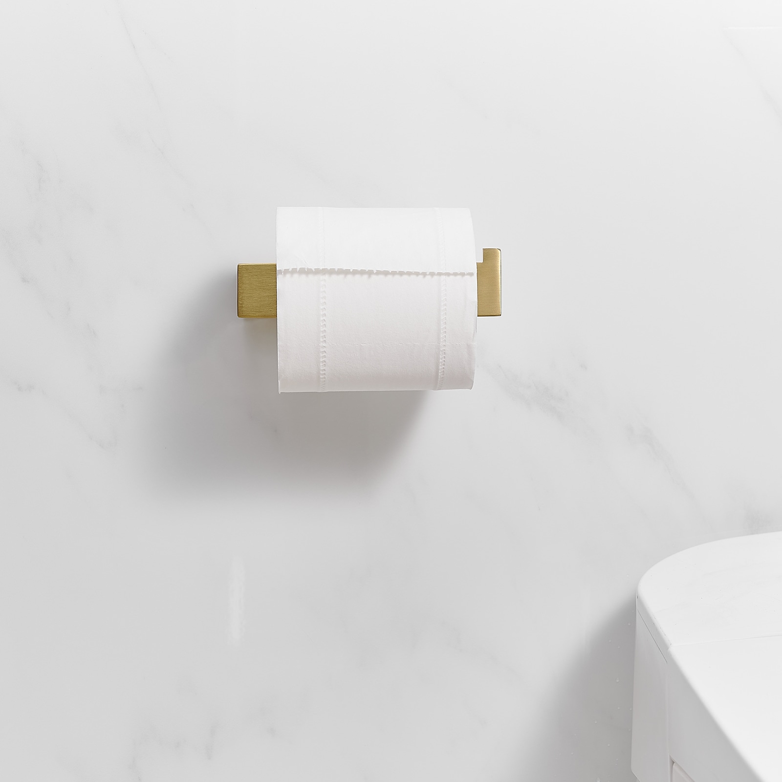 Juego de Accesorios para Baño en Dorado Cepillado de 4 Piezas: Barra para Toallas, Portarrollos de Papel Higiénico, Gancho para Batas incluido A-91001-BG