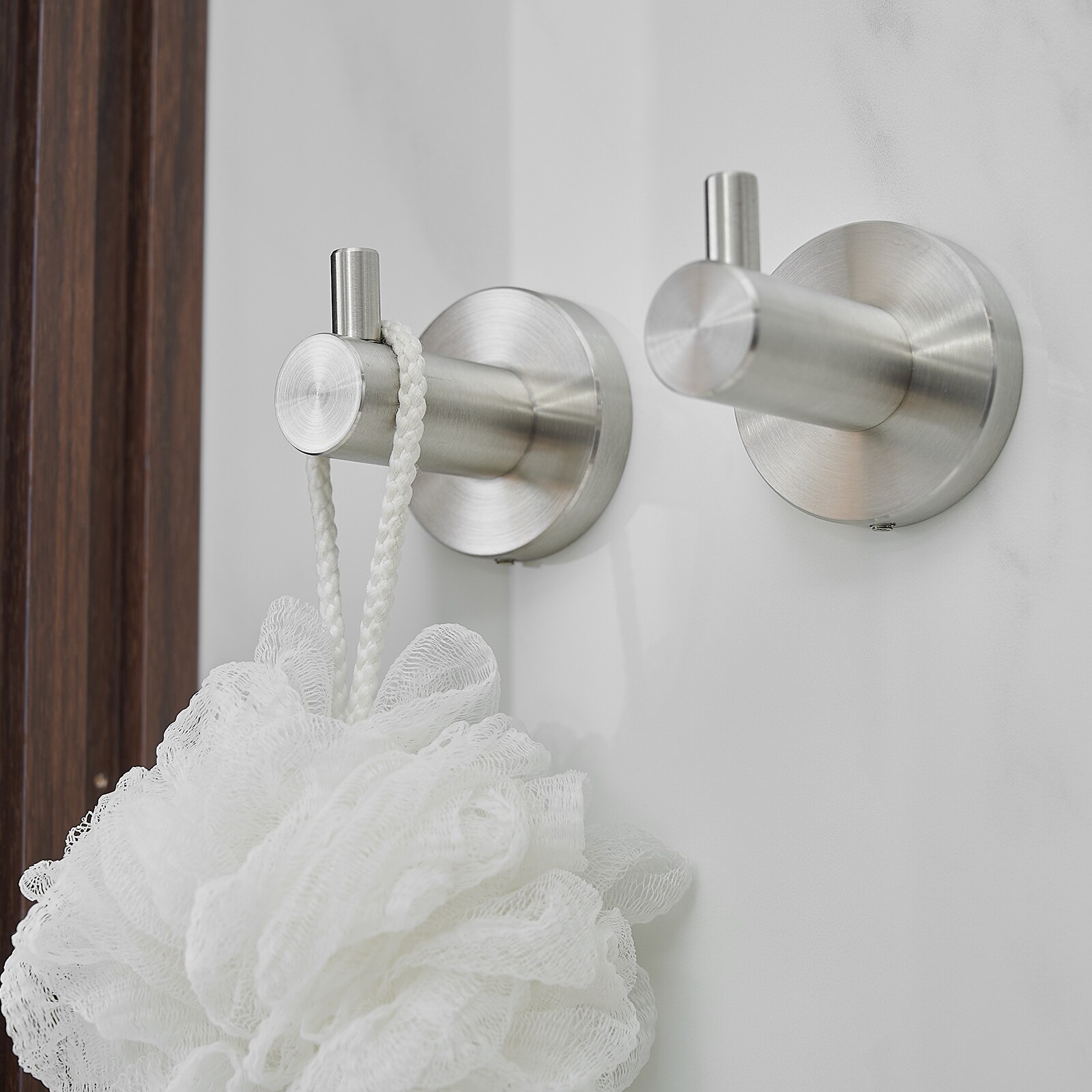 Juego de Accesorios de Baño Decorativos en Níquel Cepillado de 5 Piezas para Baño - Barra de Toalla, Portarrollos y Gancho para Bata incluidos A-91013-S-N-1