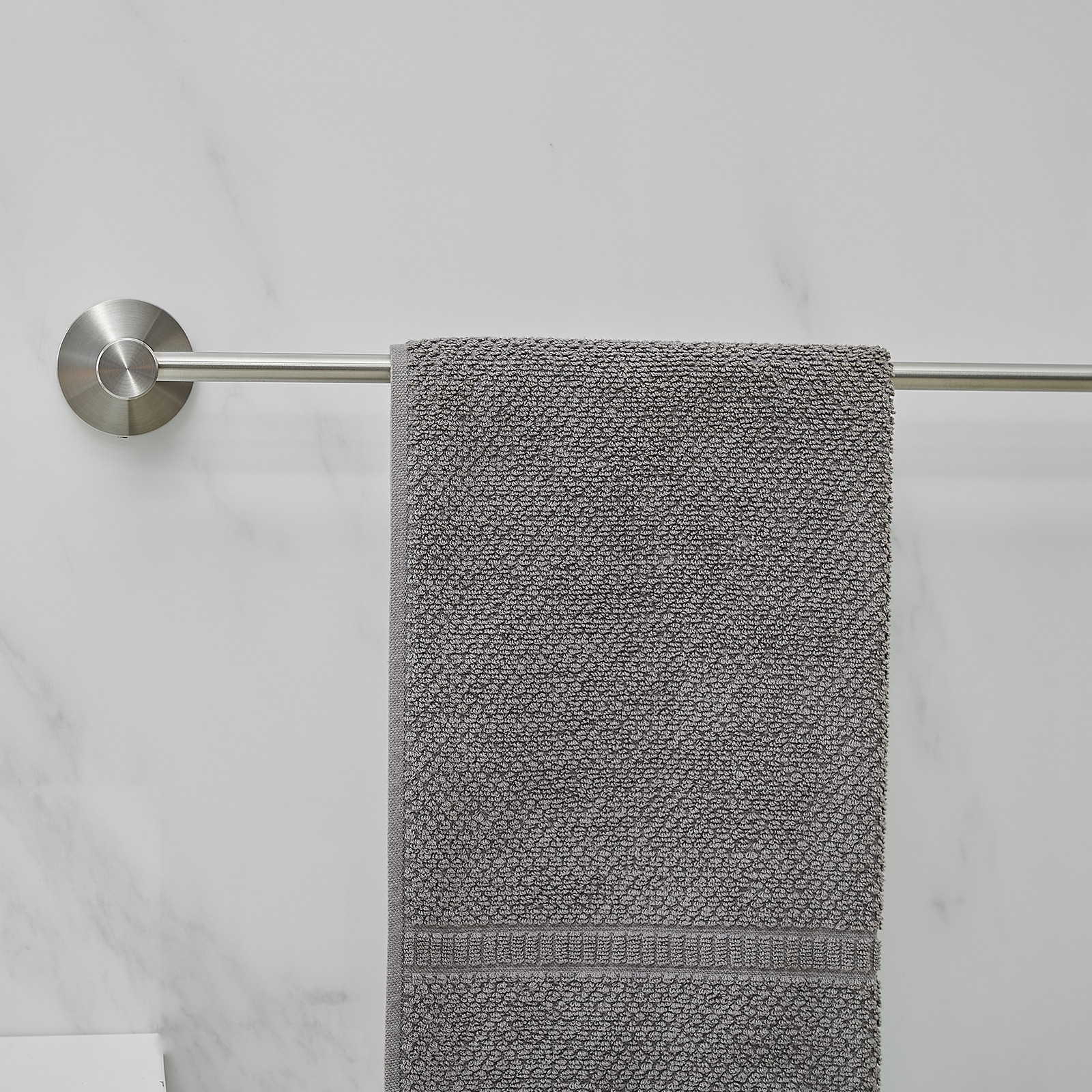 Juego de Accesorios de Baño Decorativos en Níquel Cepillado de 5 Piezas para Baño - Barra de Toalla, Portarrollos y Gancho para Bata incluidos A-91013-S-N-1