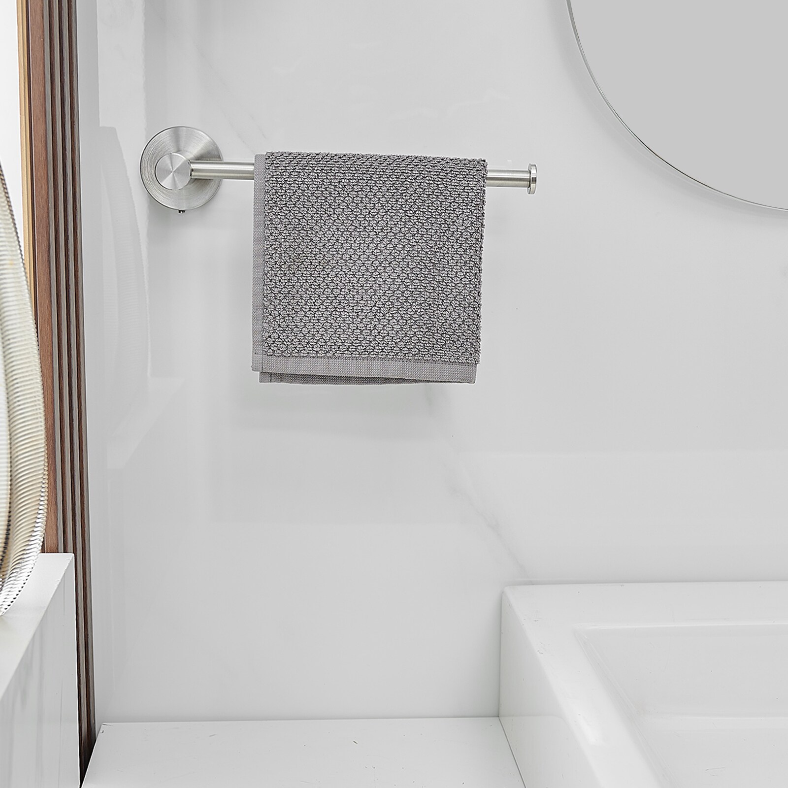 Juego de Accesorios de Baño Decorativos en Níquel Cepillado de 5 Piezas para Baño - Barra de Toalla, Portarrollos y Gancho para Bata incluidos A-91013-S-N-1