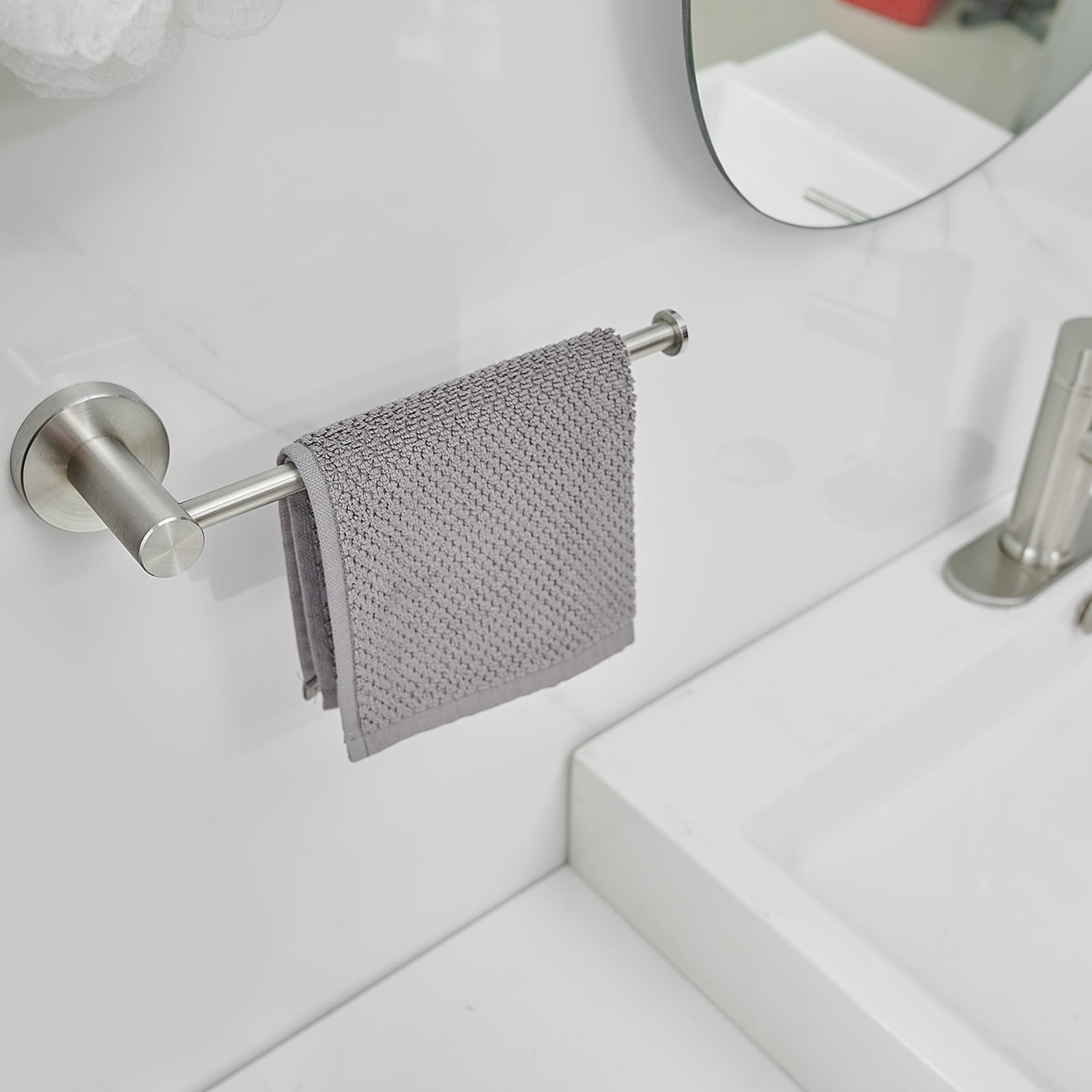 Juego de Accesorios de Baño Decorativos en Níquel Cepillado de 5 Piezas para Baño - Barra de Toalla, Portarrollos y Gancho para Bata incluidos A-91013-S-N-1