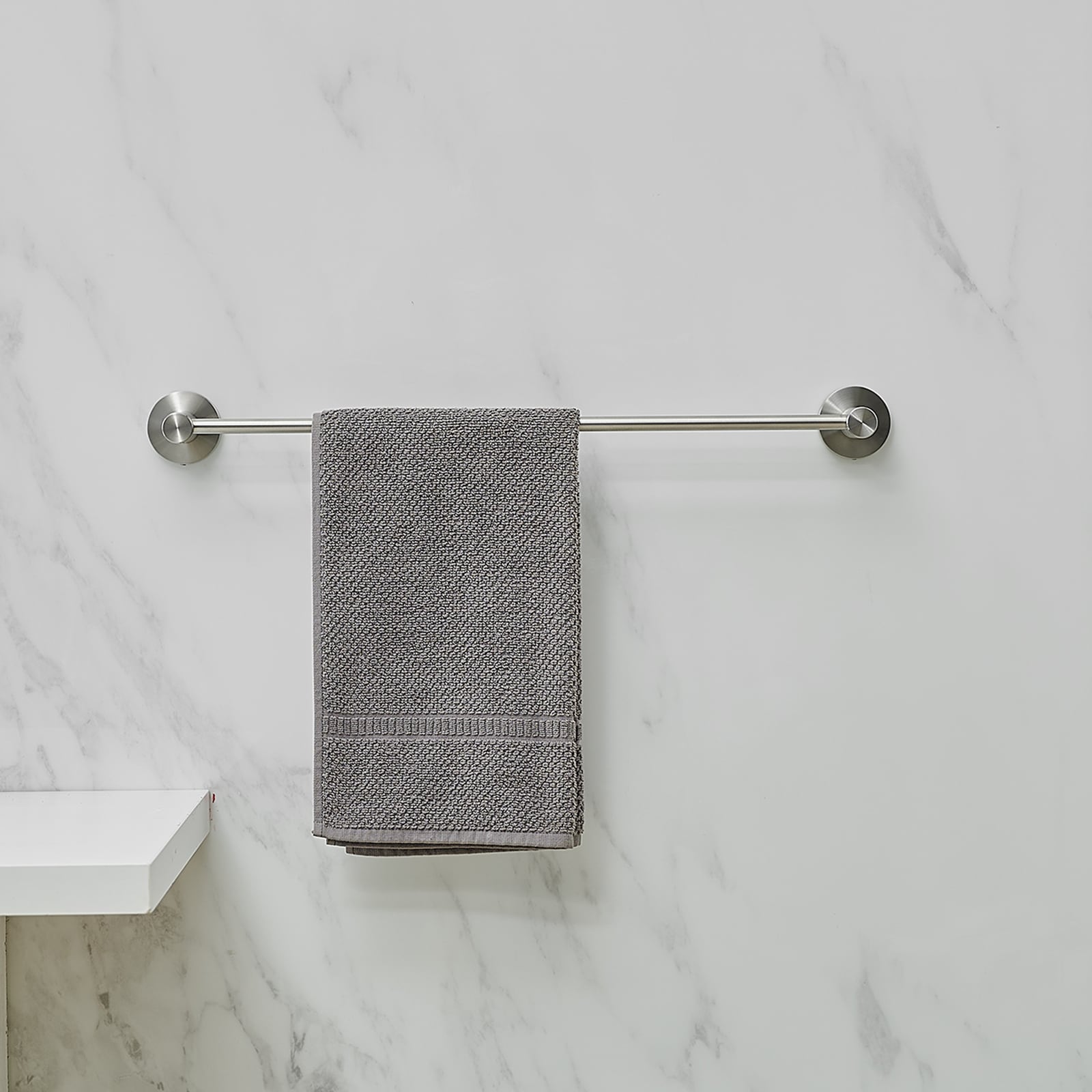 Juego de Accesorios de Baño Decorativos en Níquel Cepillado de 5 Piezas para Baño - Barra de Toalla, Portarrollos y Gancho para Bata incluidos A-91013-S-N-1