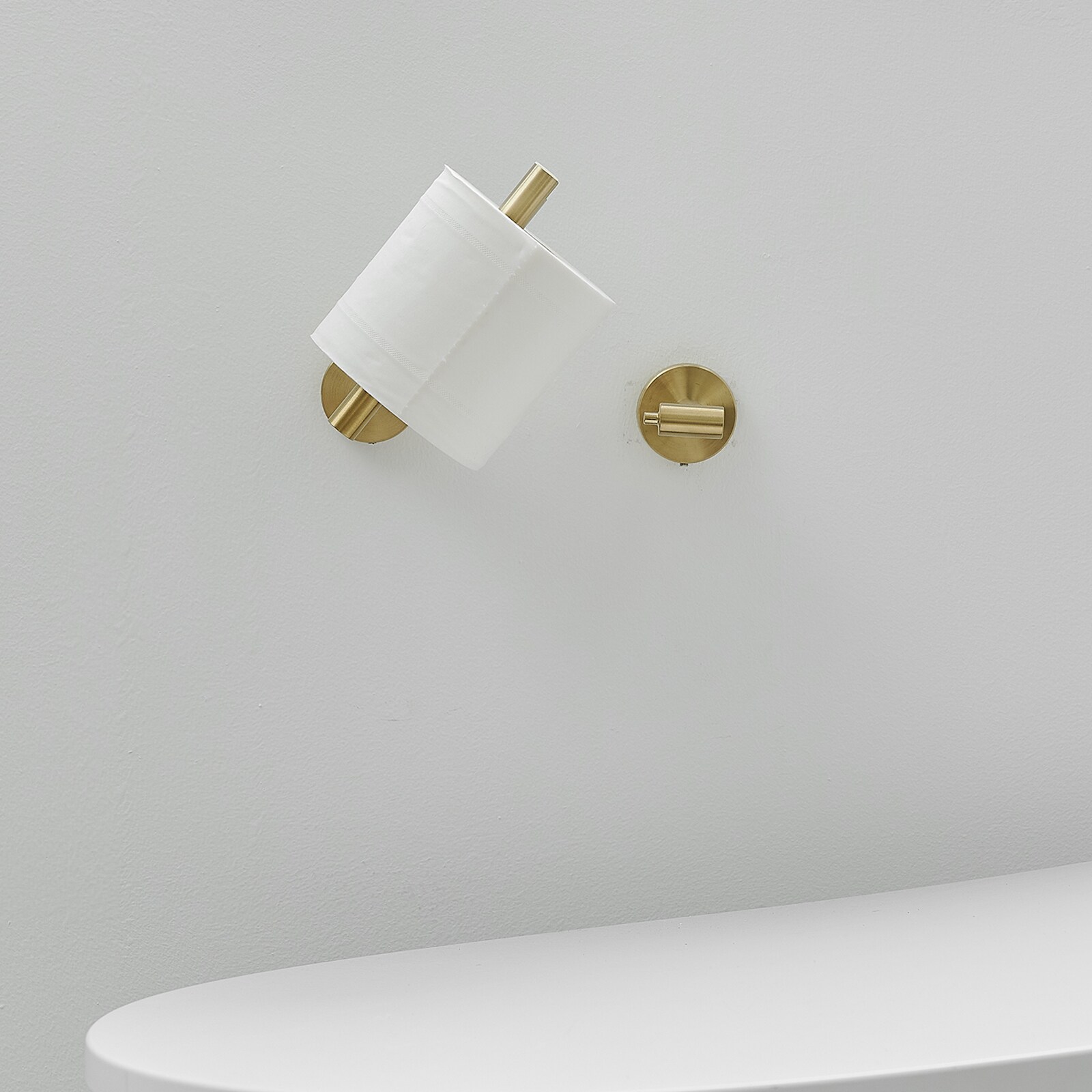 Juego de Accesorios de Baño Decorativo en Dorado Cepillado de 2 Piezas - Portarrollos de Papel Higiénico, Argolla para Toallas (Incluidos) A-91040-BG