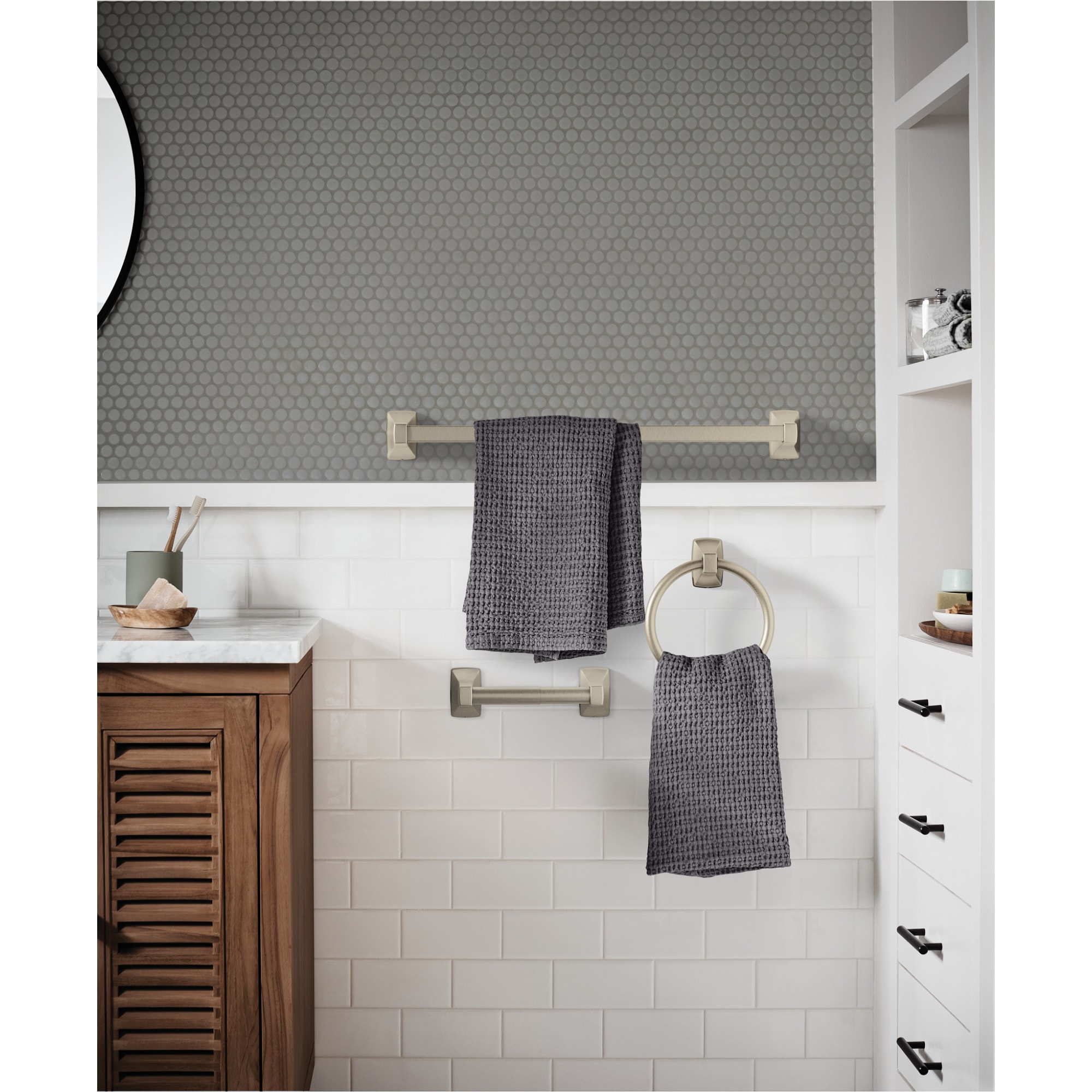 Juego de accesorios de baño decorativos de níquel cepillado de 3 piezas Moen Adler - Barra de toalla, porta papel higiénico y argolla para toalla incluidos YB0193BN