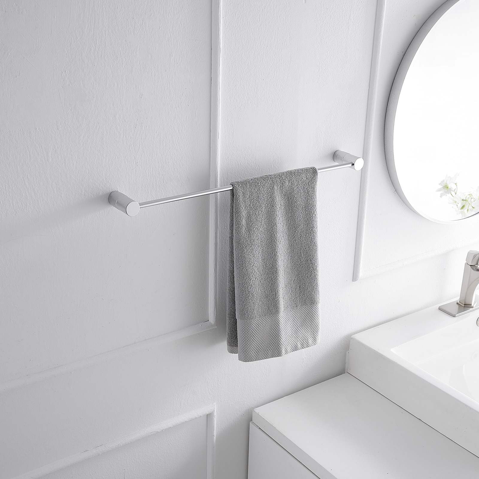 Juego de accesorios de baño decorativos de 4 piezas en cromo pulido - Barra de toalla, portarrollos y gancho para batas incluidos A-91056-C