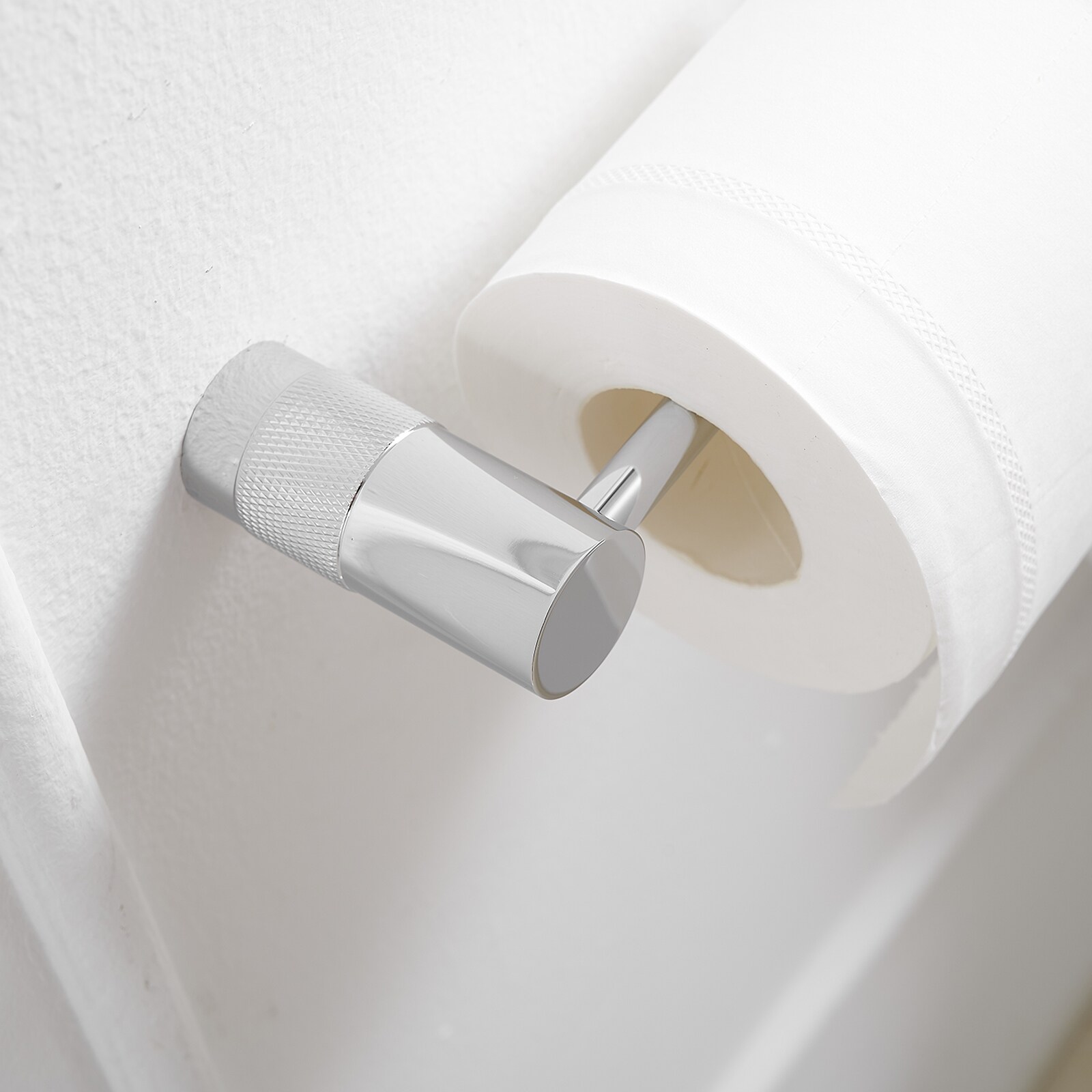 Juego de accesorios de baño decorativos de 4 piezas en cromo pulido - Barra de toalla, portarrollos y gancho para batas incluidos A-91056-C