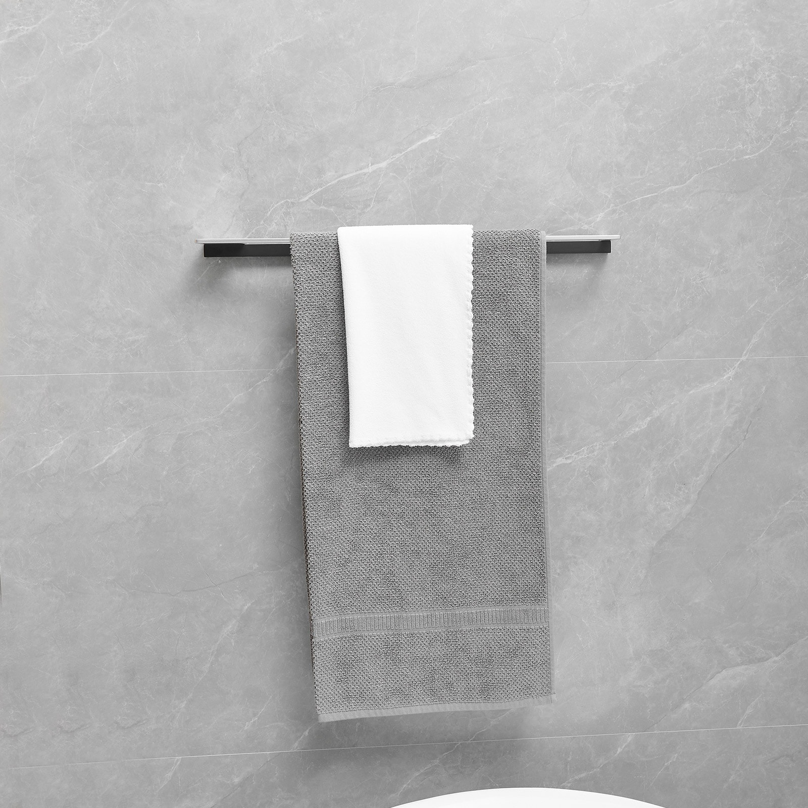 Juego de accesorios decorativos para baño de 4 piezas negro y níquel: barra de toallas, porta papel higiénico y gancho para batas incluidos A-91065-B.
