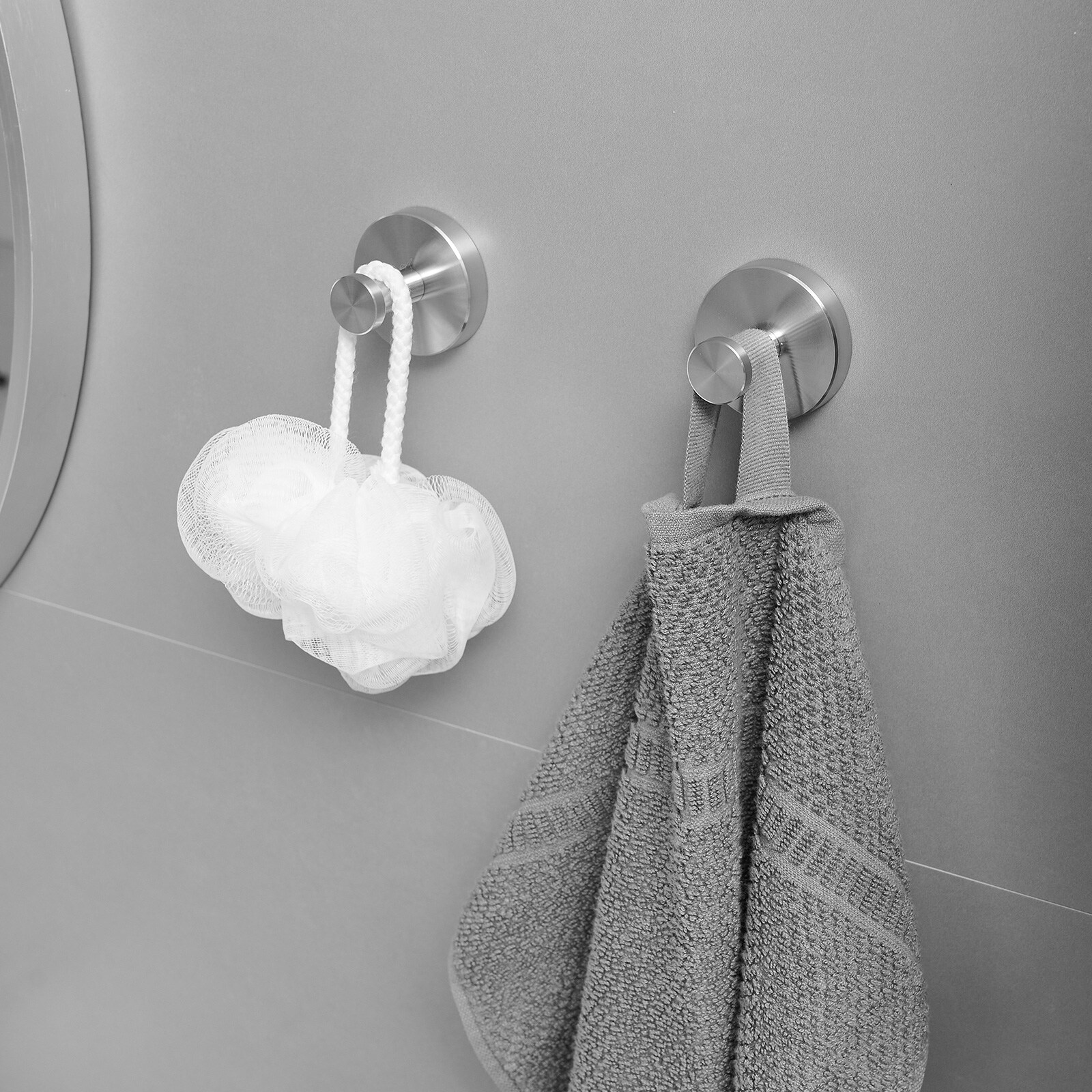 Juego de accesorios de baño decorativos de 3 piezas en níquel cepillado con anillo para toallas y gancho para batas incluidos A-91063-N