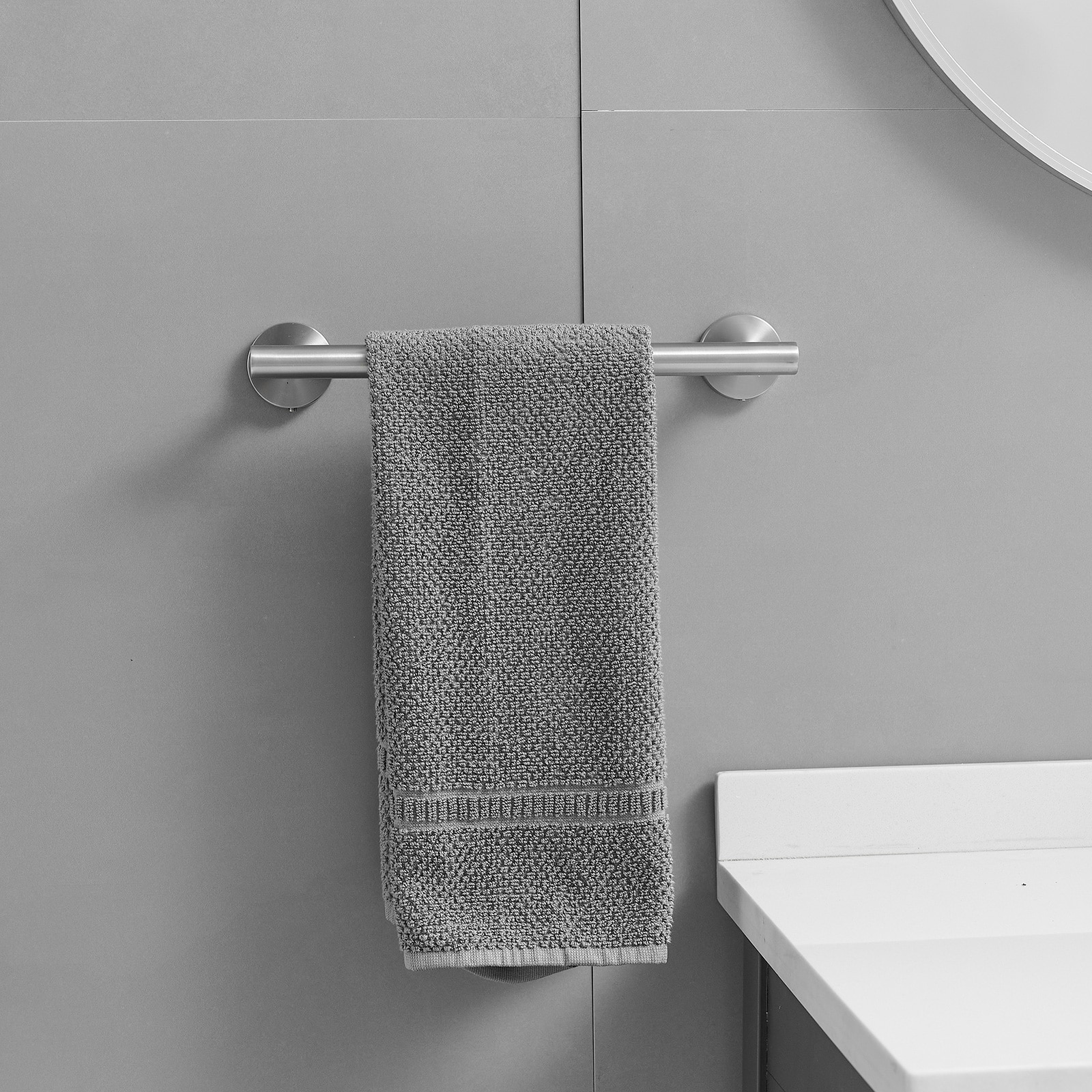 Juego de accesorios de baño decorativos de níquel cepillado de 3 piezas para baño - Incluye barra de toallas, porta papel higiénico y gancho para batas A-91062-N-3