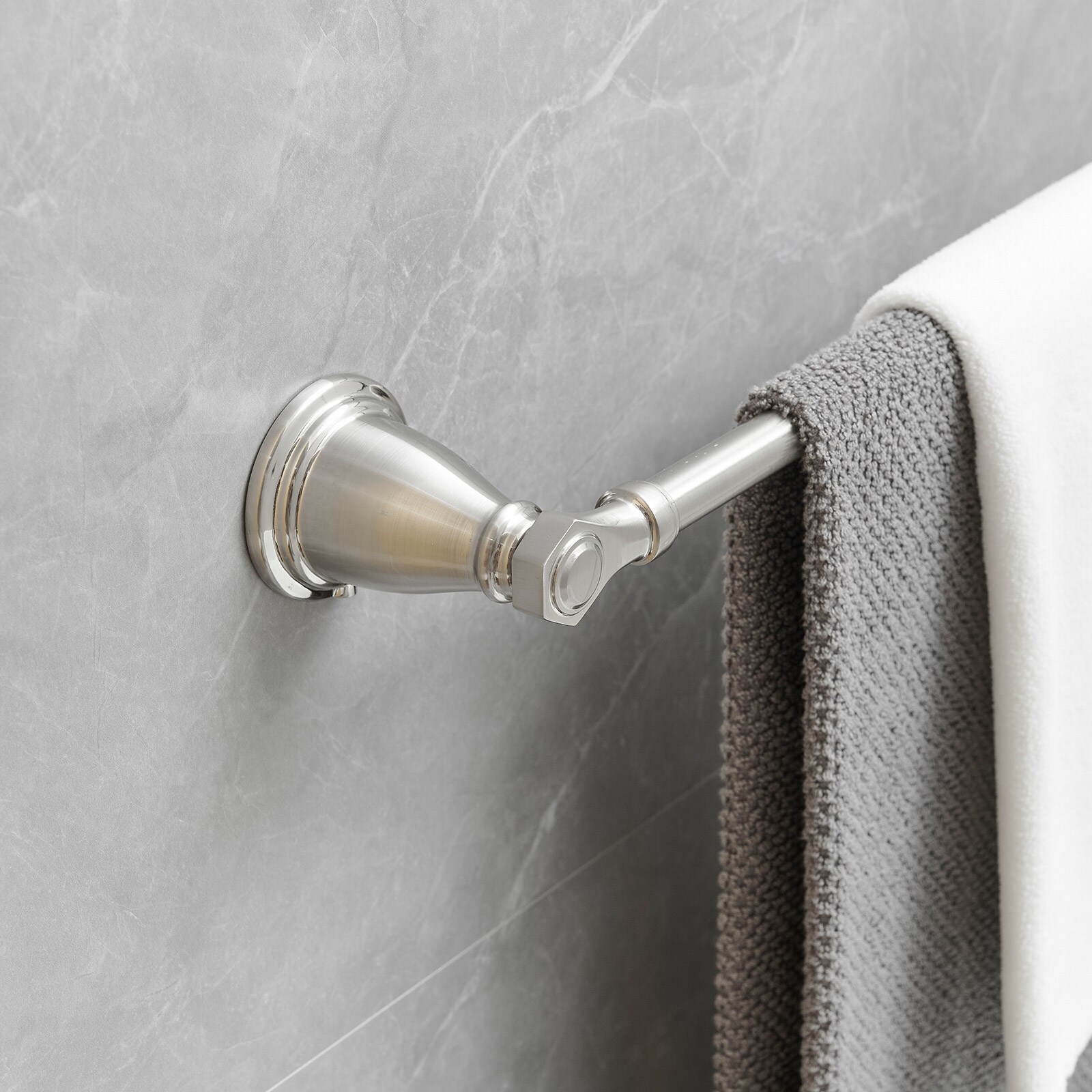 Juego de Accesorios Decorativos para Baño de Níquel Cepillado de 4 Piezas - Barra de Toallas, Portarrollos de Papel Higiénico, Gancho para Batas incluido A-91066-N