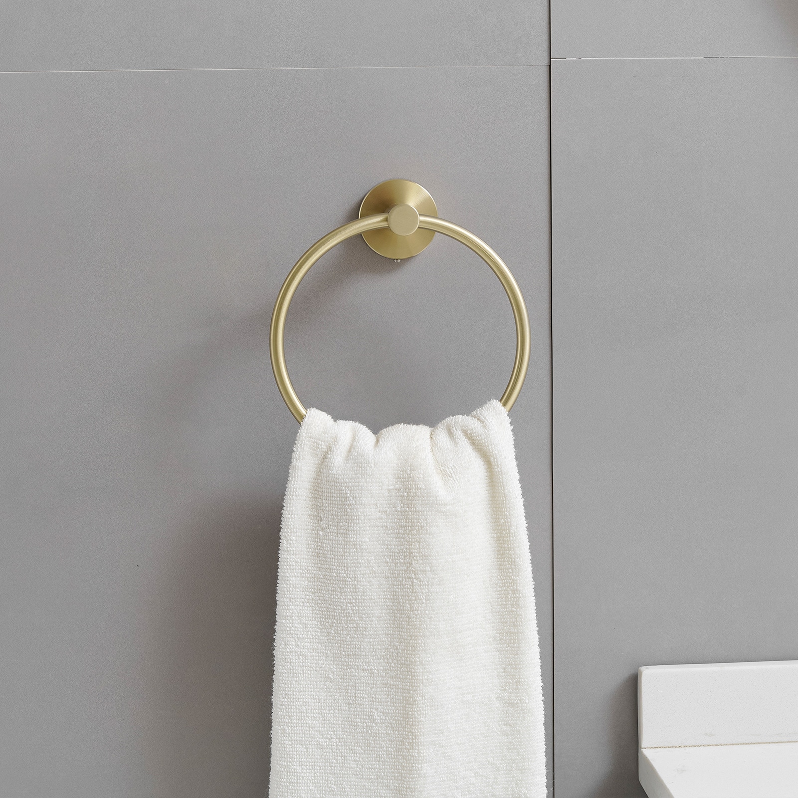 Juego de Herrajes para Baño Decorativo en Acabado Dorado Cepillado de 3 Piezas con Argolla para Toallas y Gancho para Batas incluidos A-91063-BG
