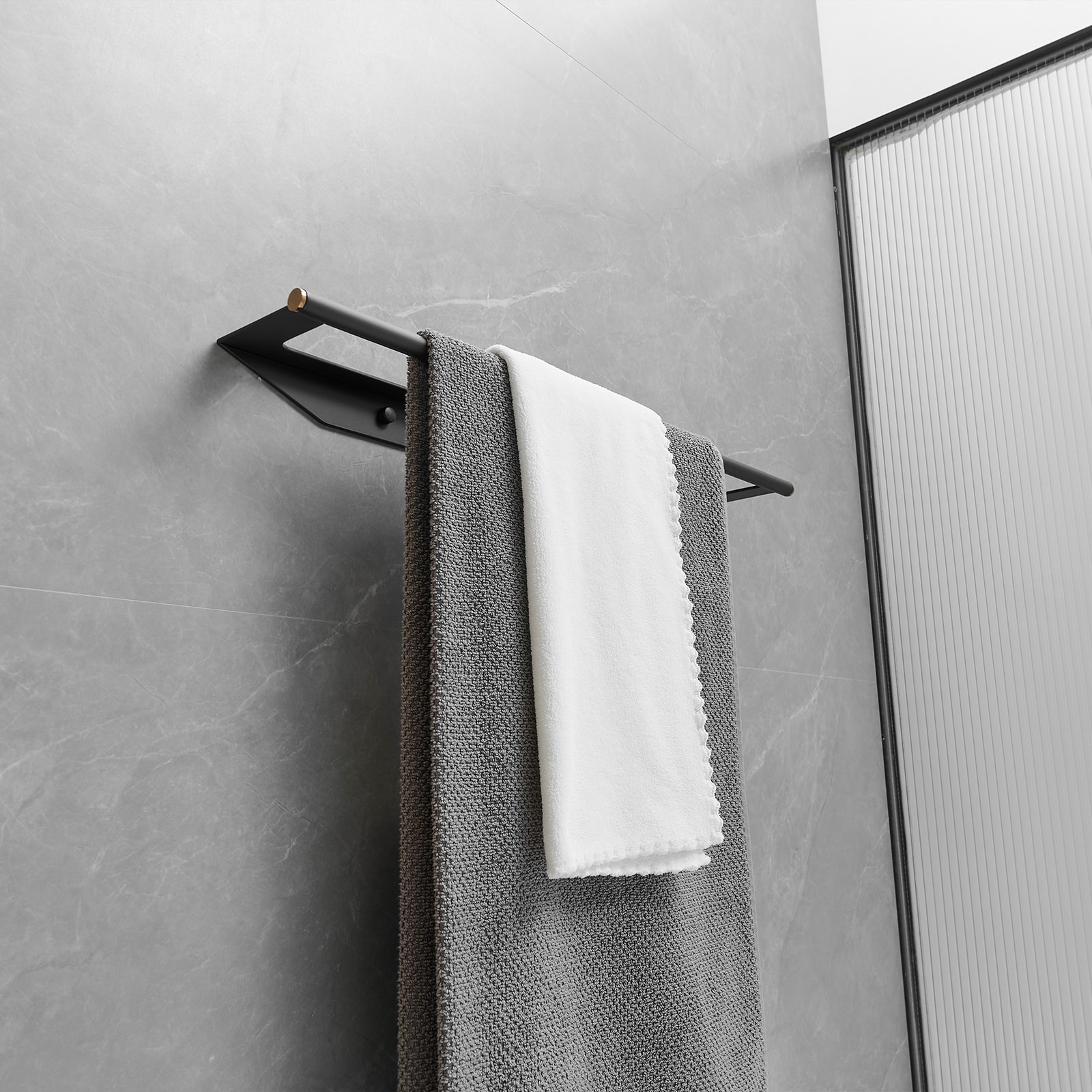 Set de accesorios para baño en negro mate de 4 piezas, incluye barra de toalla, porta papel higiénico y gancho para batas. A-91064-B.
