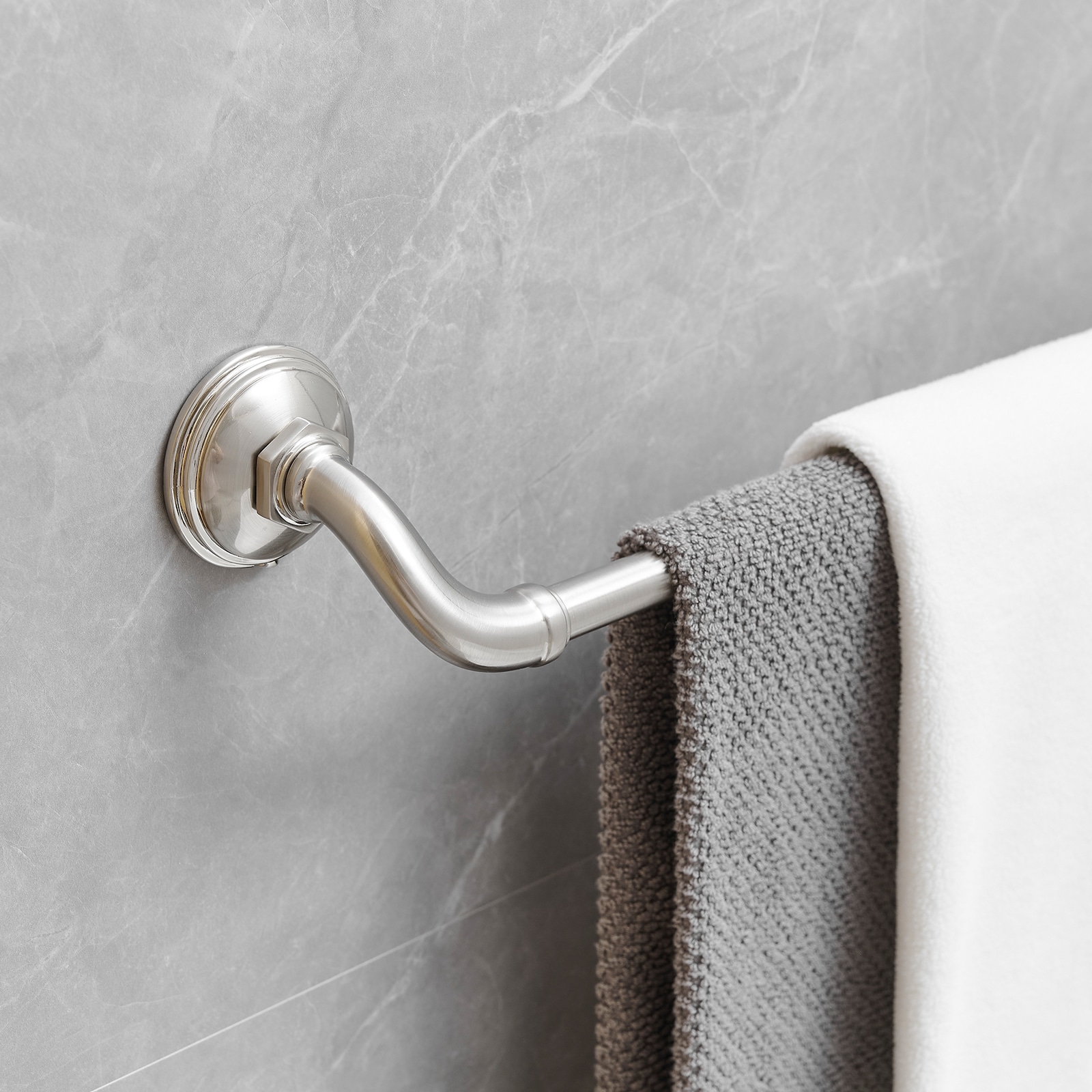 Juego de accesorios decorativos para baño de níquel cepillado de 4 piezas: barra de toalla, porta papel higiénico y gancho para batas incluidos A-91067-N