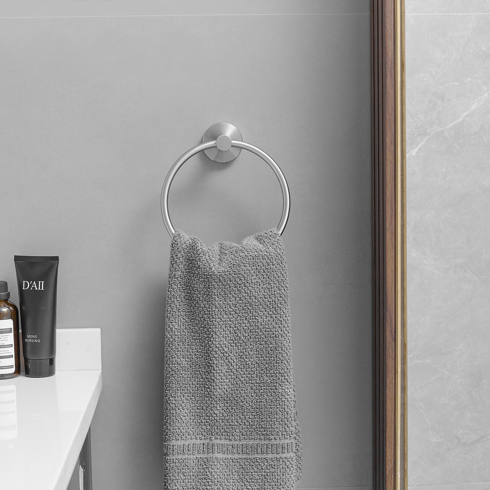 Juego de Accesorios de Baño Decorativos de Níquel Cepillado de 4 Piezas Incluye Portarrollos de Papel Higiénico, Toallero, y Gancho para Bata