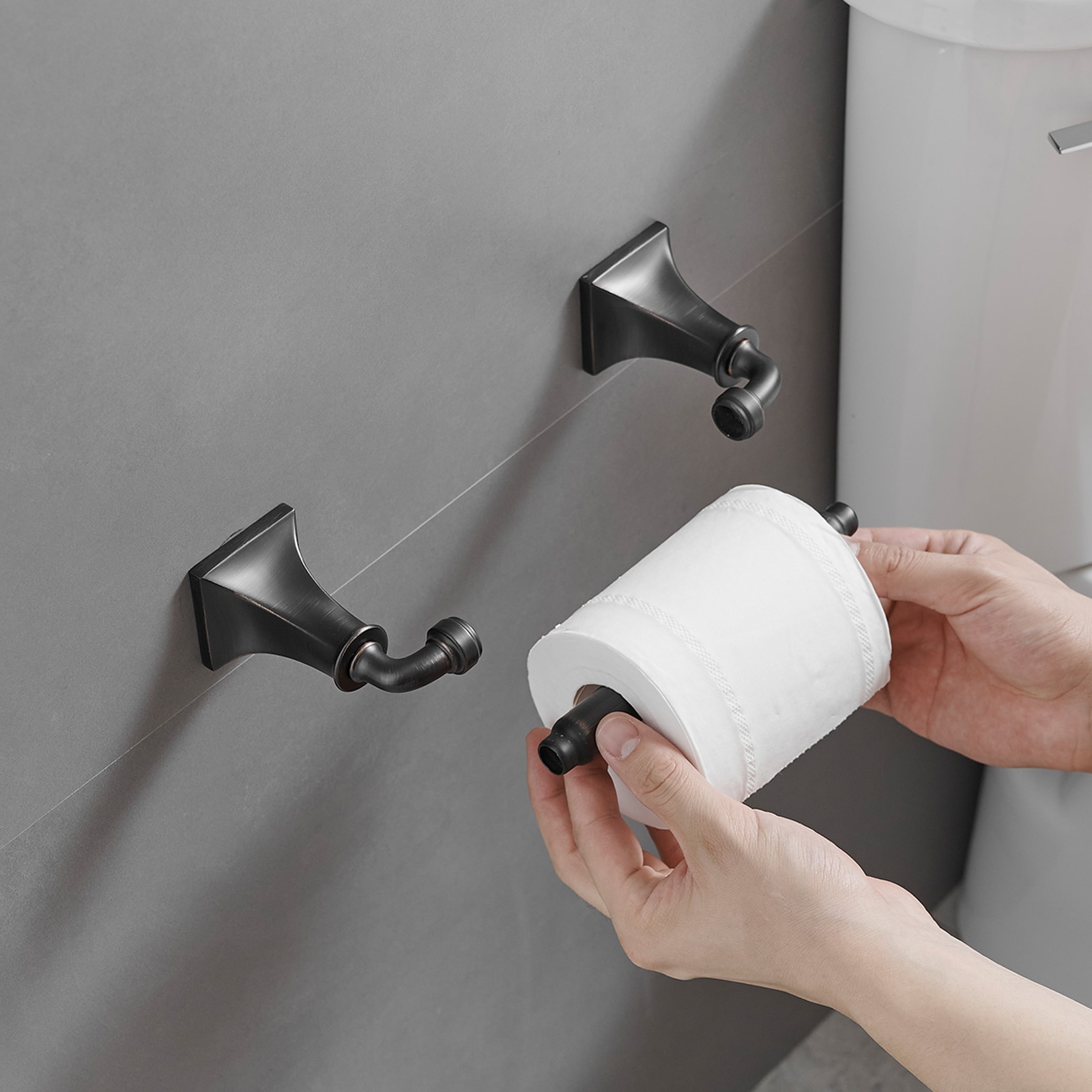 Juego de Accesorios para Baño en Bronce Frotado con Aceite de 4 Piezas - Barra de Toallas, Porta Papel Higiénico, Gancho para Batas incluido A-91068-ORB