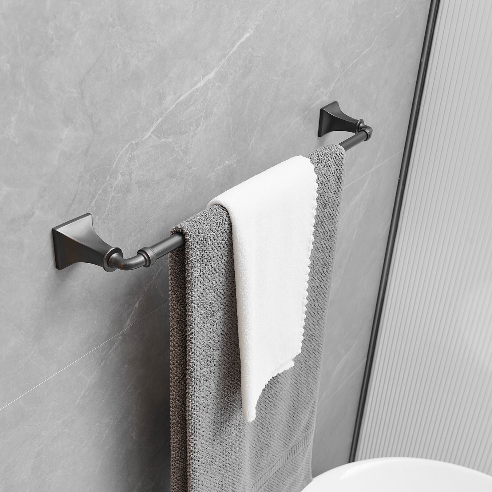Juego de Accesorios para Baño en Bronce Frotado con Aceite de 4 Piezas - Barra de Toallas, Porta Papel Higiénico, Gancho para Batas incluido A-91068-ORB