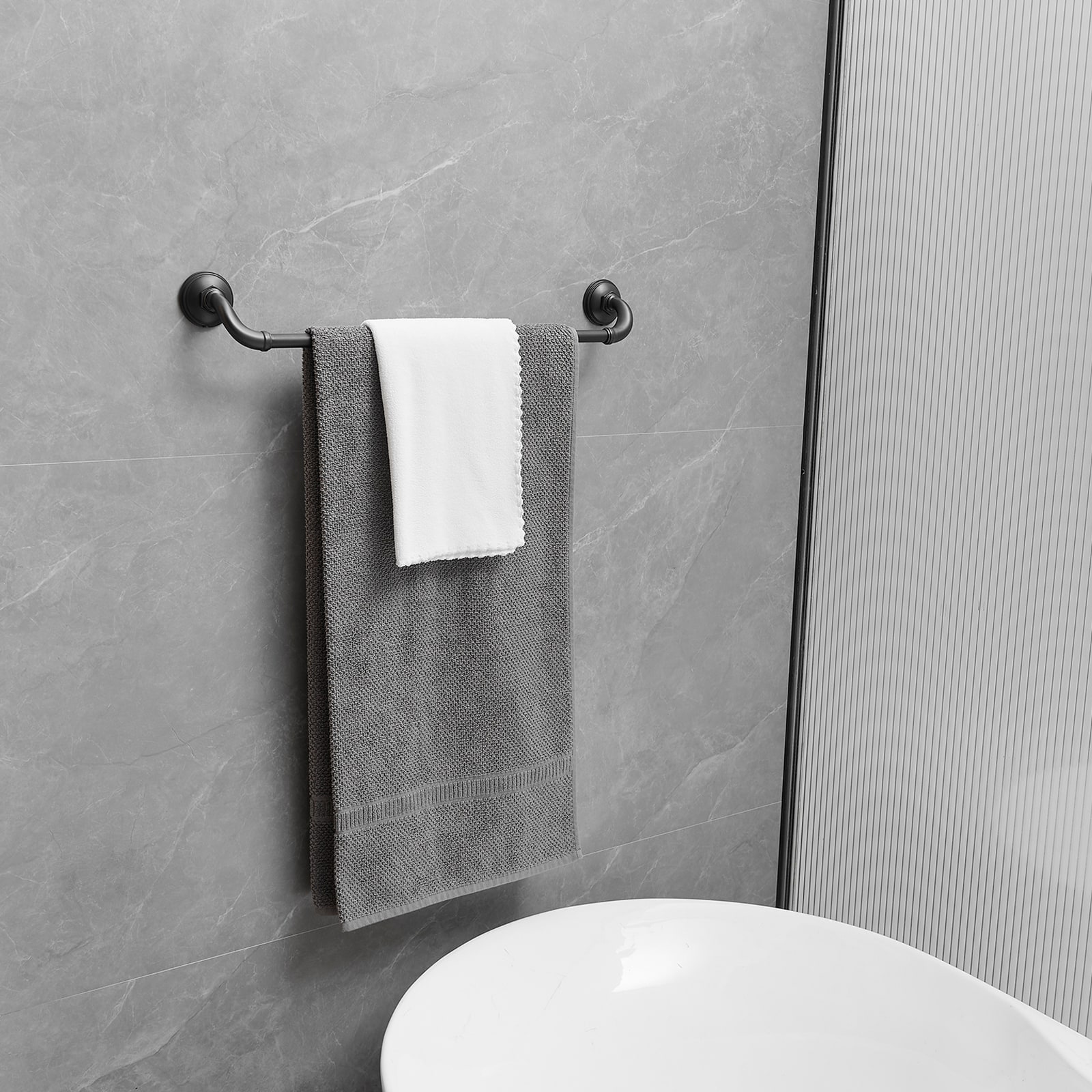 Juego de accesorios decorativos para baño en bronce frotado con aceite de 4 piezas: barra de toalla, porta papel higiénico, gancho para batas incluido A-91067-ORB