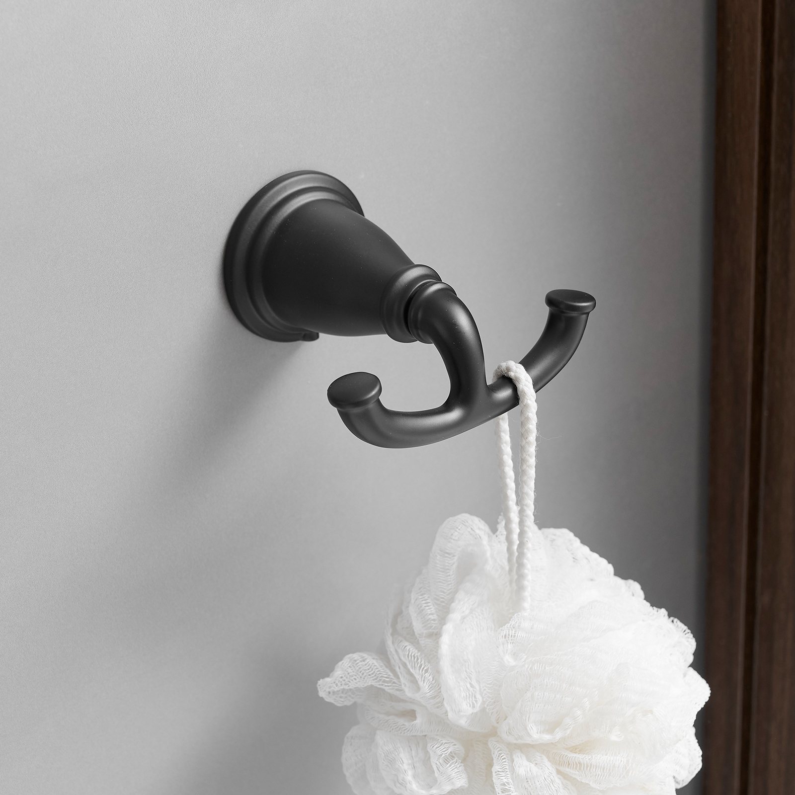 Juego de accesorios de baño decorativos en negro mate de 4 piezas: Barra de toallas, portarrollos, gancho de batas incluidos A-91066-B