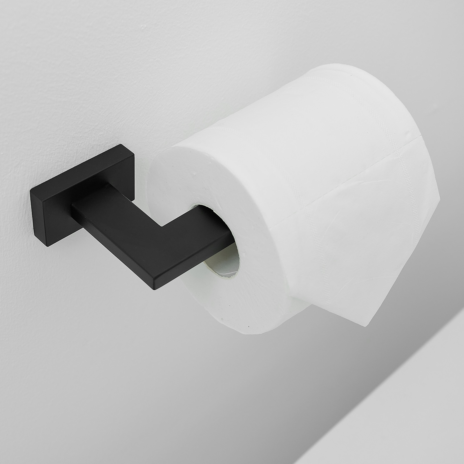 Juego de accesorios de baño decorativos en negro mate de 4 piezas, incluye barra de toallas, portarrollos y gancho para batas A-91014-S-B.