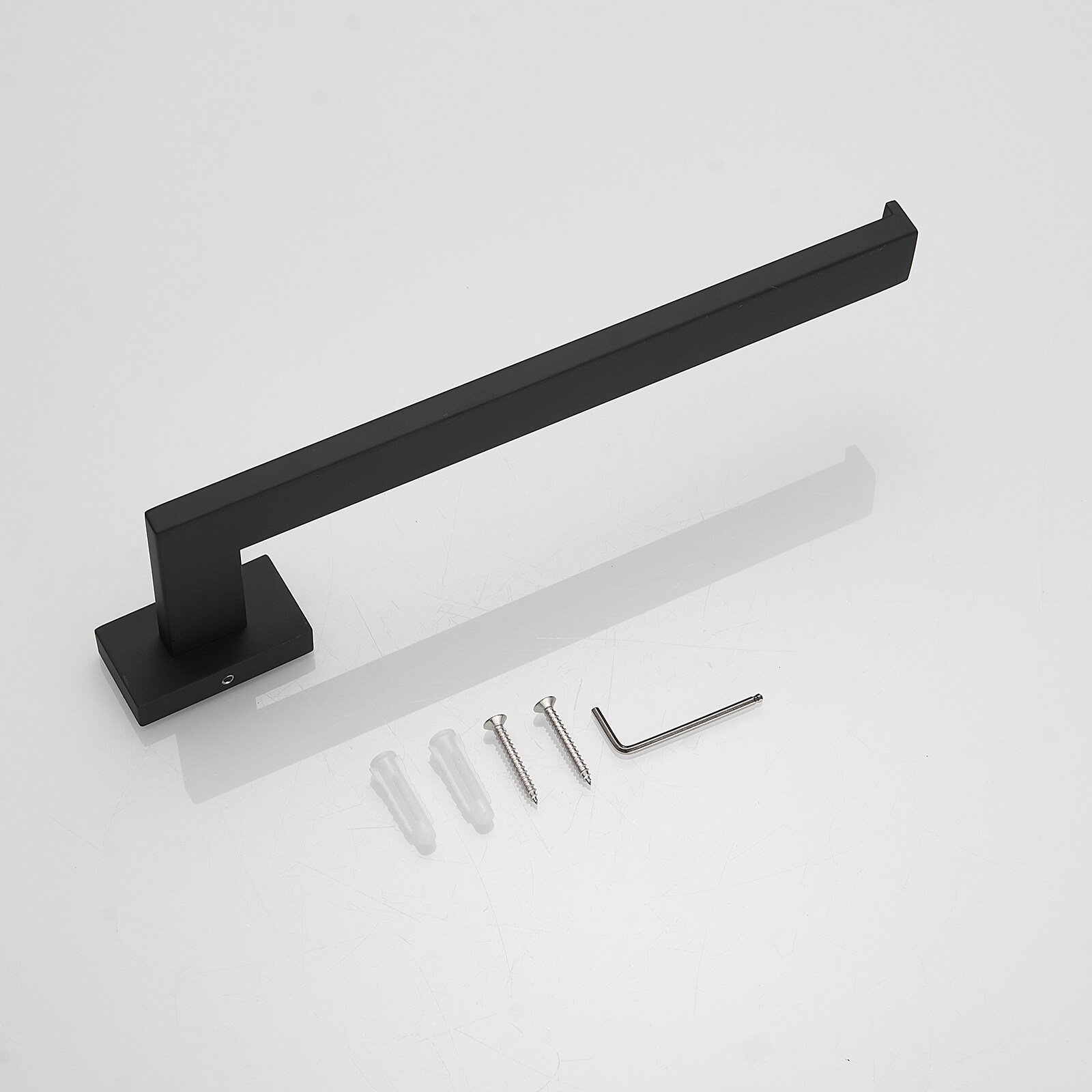Juego de accesorios de baño decorativos en negro mate de 4 piezas, incluye barra de toallas, portarrollos y gancho para batas A-91014-S-B.