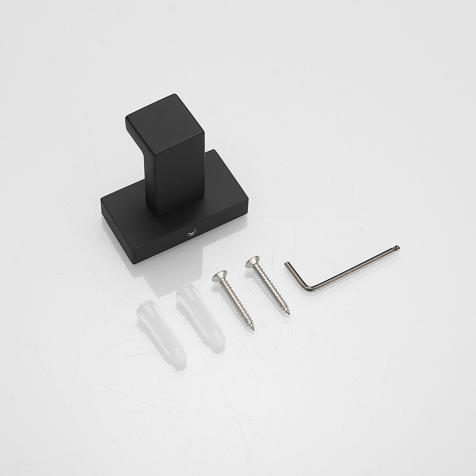Juego de accesorios de baño decorativos en negro mate de 4 piezas, incluye barra de toallas, portarrollos y gancho para batas A-91014-S-B.