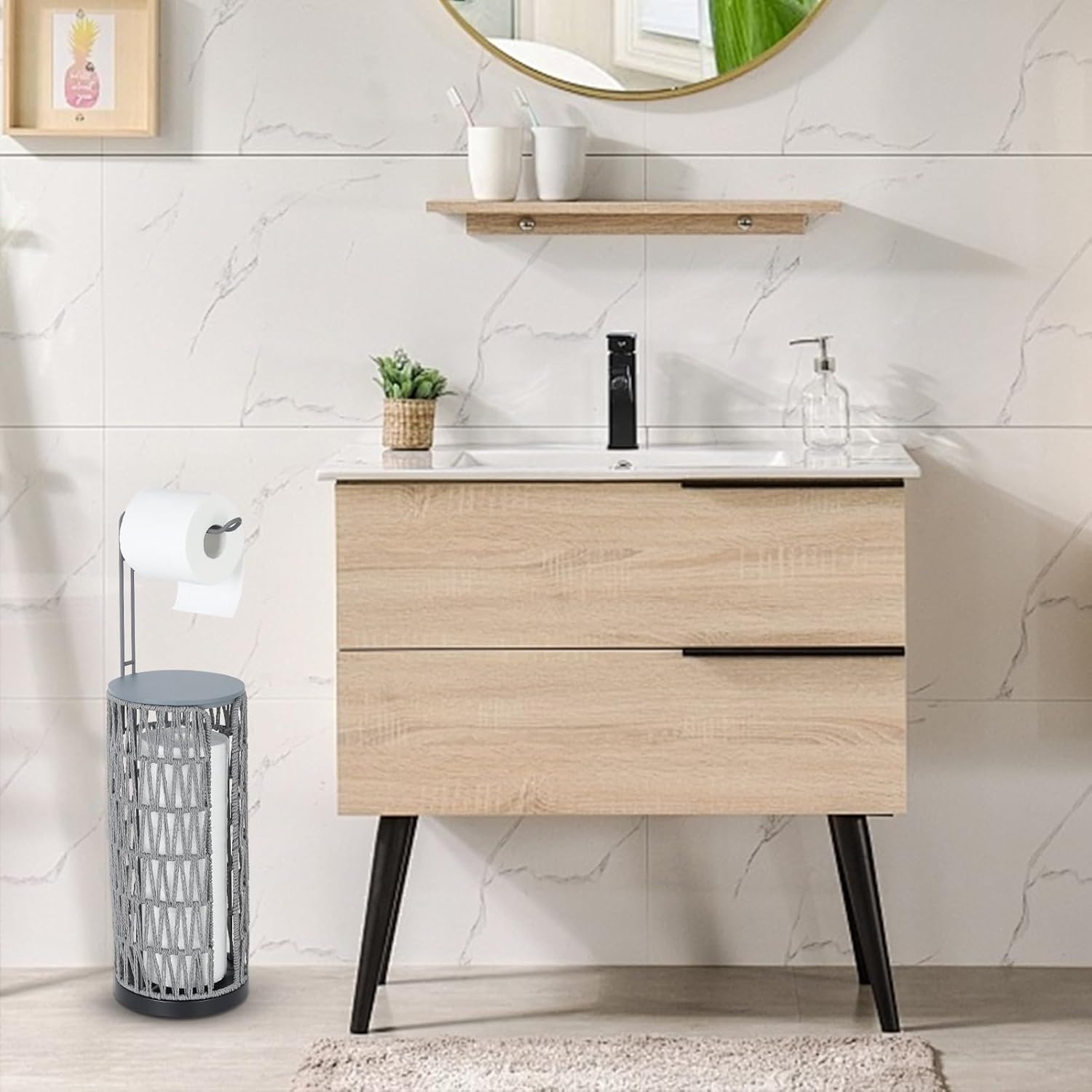 Juego de accesorios decorativos para baño en color gris de Sir Faucet, incluye porta papel higiénico.