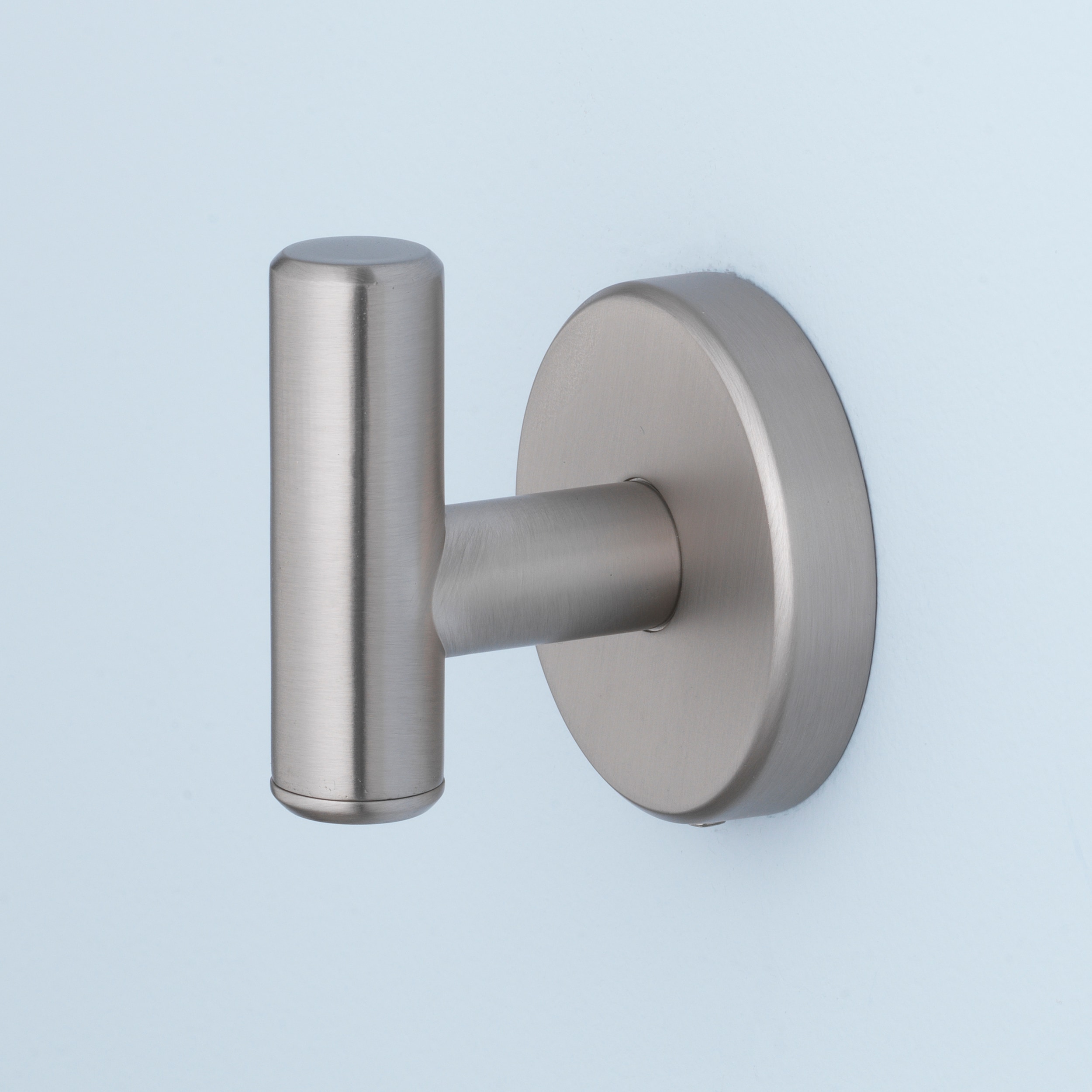 Percha para toalla de pared de un solo gancho en níquel cepillado Harlow de allen + roth