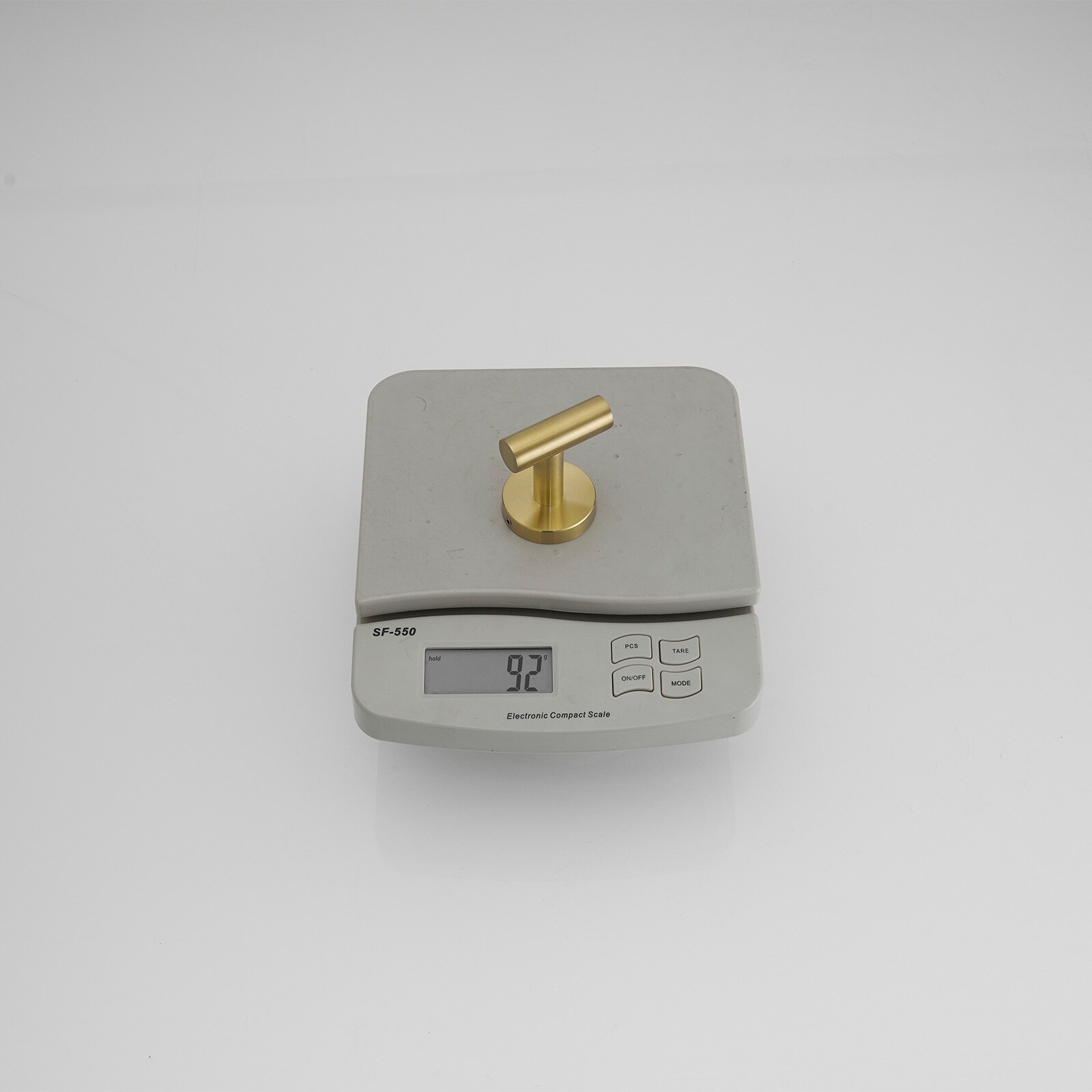 Gancho para Toallas de Montaje en Pared en Dorado Cepillado con 6 Ganchos - A-91004-6-BG-1