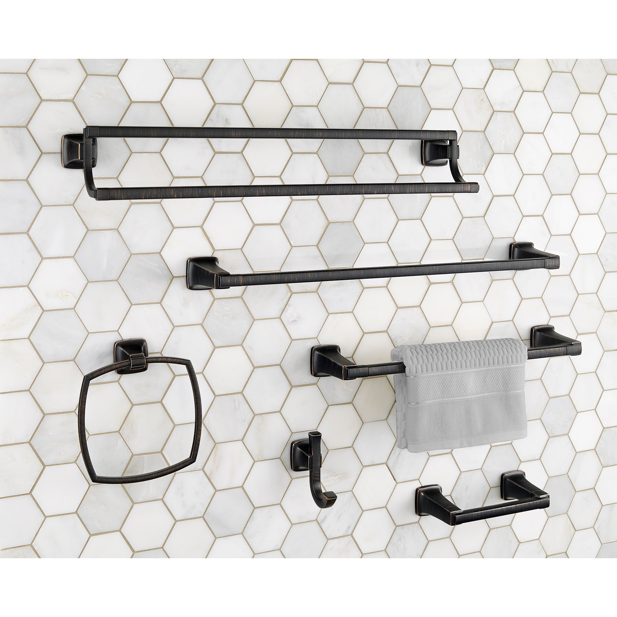 Colgador de toallas de pared American Standard Townsend Legacy en bronce con un solo gancho 7353210.278