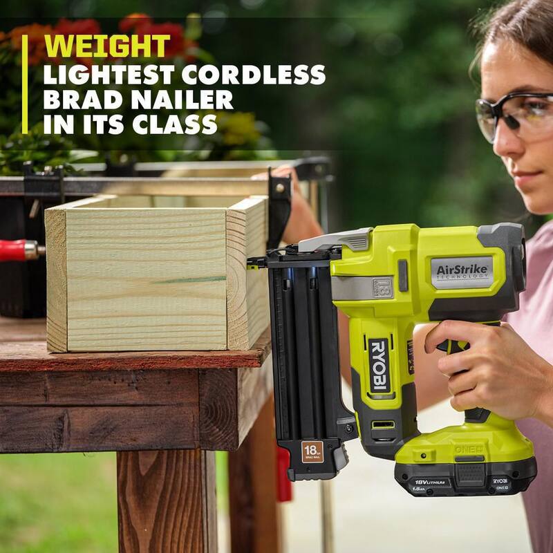 RYOBI ONE+ 18V Clavadora inalámbrica AirStrike de calibre 18 con Lijadora inalámbrica Corner Cat - P321-PCL416B