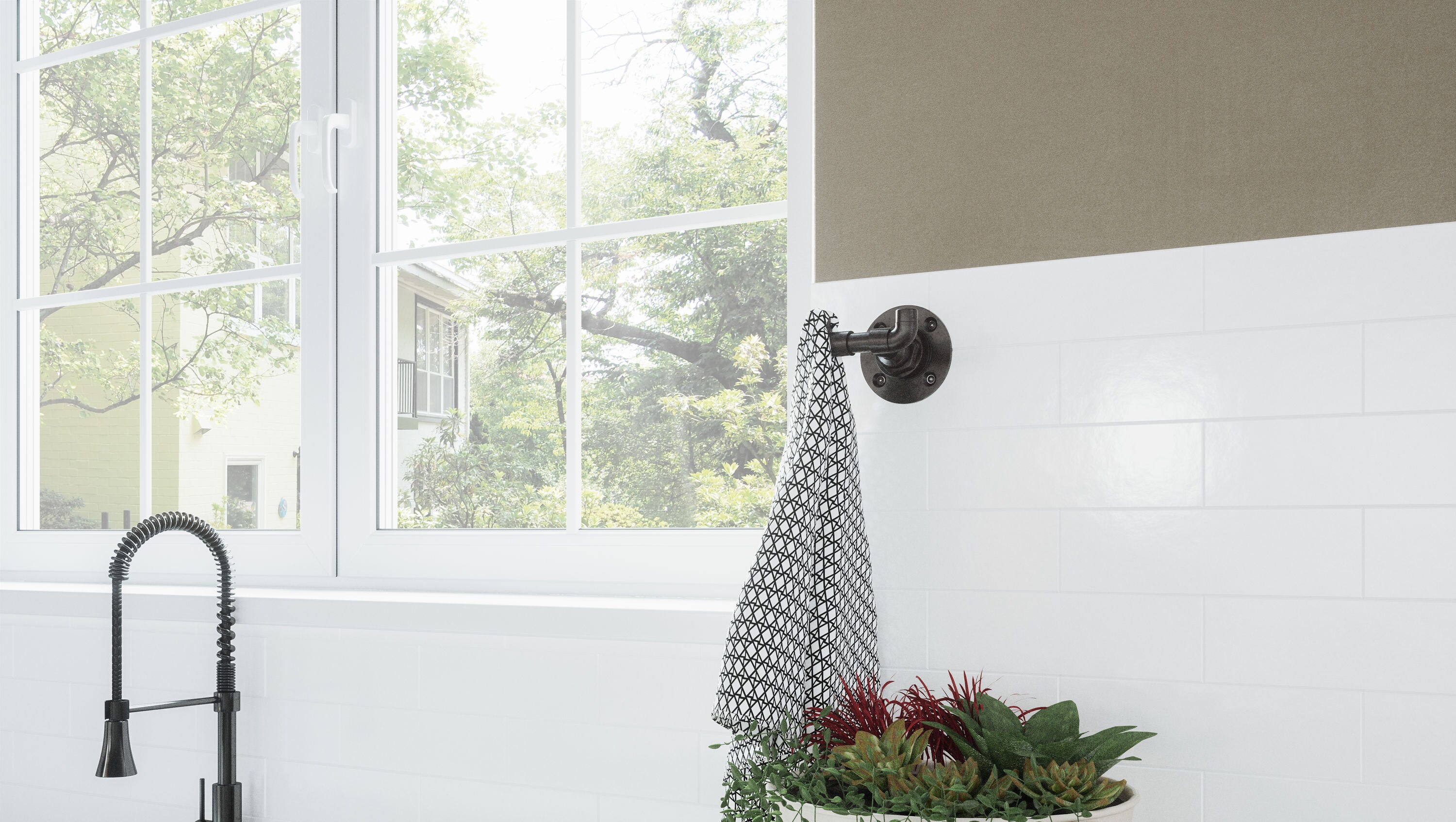 Percha doble para toallas de montaje en pared Design House Kimball negro satinado