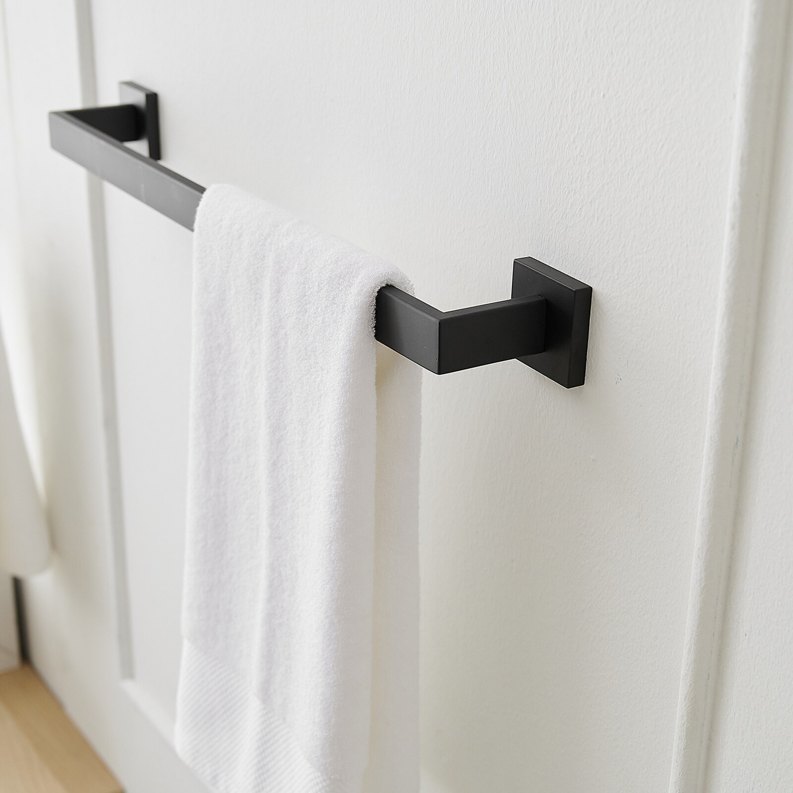 Papelera de baño de pie negro mate con espacio para rollo y almacenamiento - BWE 91040-B